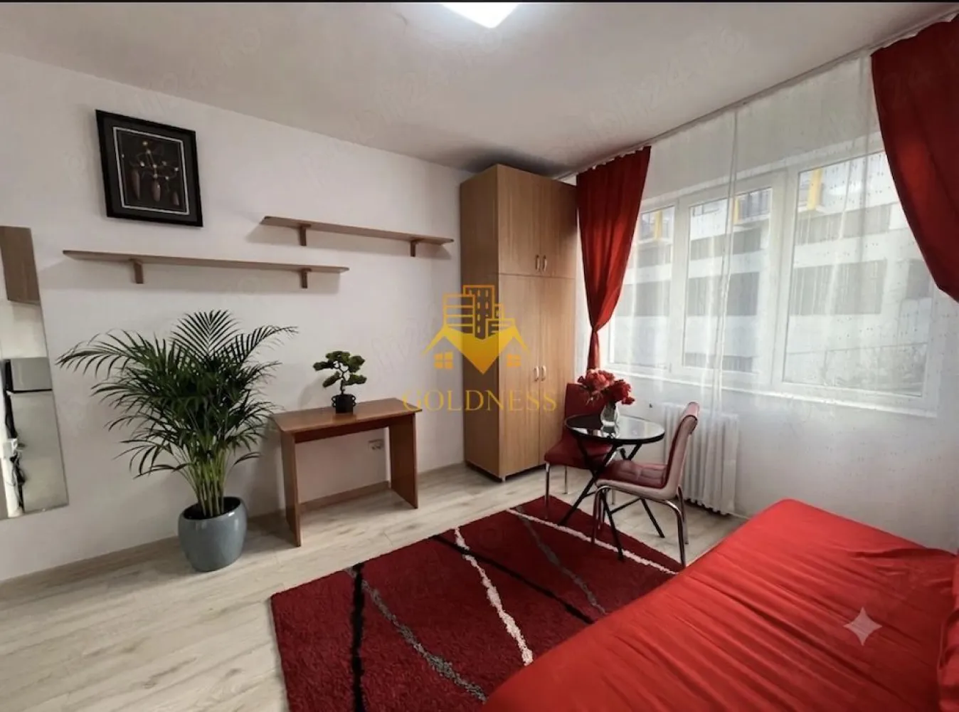 1 camera, Gheorgheni, FSEGA, Iulius Mall, Teodor Mihail, OMV - GOLDNESS Imobiliare vă propune spre închiriere un apartament cu 1 camere complet mobilat și utilat, la etajul 1 într-un imobil de 10 etaje, în Cartierul Gheorgheni.
Se află în apropierea stațiilor de transport în comun, magazine, restaurante, spații verzi, farmacii, etc. 

La doar 3 minute de Facultatea FSEGA

Apartamentul este compartimentat astfel:
 - camera cu canapea extensibilă, dressing, noptiere
 - bucătărie complet utilată și mobilată, loc de servit masa 
 - baie cu cabina de dus, calorifer port prosop și dulap pentru depozitare.

Imobilul este dotat cu toate cele necesare- termoficare, frigider, aragaz, hotă, mașină de spălat haine, etc. 

Dacă sunteți interesați de acest apartament și doriți să îl vizionați, dar și pentru alte oferte nu ezitați să ne contactați telefonic sau prin e-mail. Vă stăm la dispoziție!
Pentru intermediere se percepe un comision de 50% din prețul chiriei!