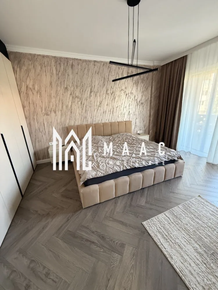 Apartament 3 camere decomandat | Hipodrom 4, Sibiu | 75 mp, lift, 2024 - Apartament cu 3 camere decomandat, situat în zona Hipodrom 4 - Cireșica din Sibiu, cu 75 mp utili, într-un imobil finalizat în 2024, dotat cu lift și pregătit pentru închiriere.

Detalii proprietate:
• Suprafață utilă: 75 mp
• Compartimentare: living, 2 dormitoare, bucătărie, baie și hol
• Etaj 1 din 5
• Imobil finalizat în 2024, construcție din cărămidă
• Complet mobilat și utilat
• Lift în imobil
• 2 locuri de parcare supraterane incluse

Zona oferă acces la școli, grădinițe, transport public, magazine, supermarketuri și conexiune rapidă către centrul orașului, ceea ce face proprietatea practică pentru locuire de zi cu zi.

Pentru detalii suplimentare și programarea unei vizionări, contactați echipa MAAC Imobiliare și menționați Cod anunț CP3189071.