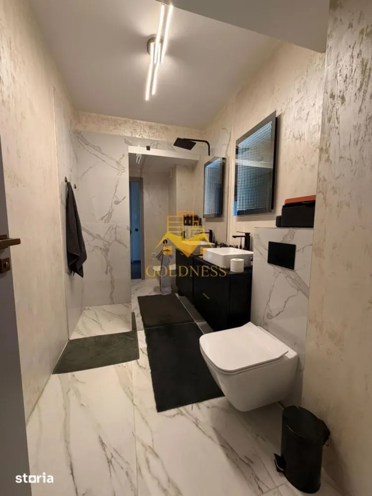 1 camere studio, Premium, Manastur, West City Tower, Calea Florești - GOLDNESS Imobiliare vă propune spre închiriere un apartament cu 1 camere complet mobilat și utilat, la etajul 12 într-un imobil de 12 etaje, în Cartierul Manastur.
Dispune de loc de parcare subteran.
Se află în apropierea stațiilor de transport în comun, magazine, restaurante, spații verzi, farmacii, etc. 

Apartamentul este compartimentat astfel:
 - camera cu pat matrimonial și canapea, dressing, noptiere
 - bucătărie complet utilată și mobilată
 - baie cu cabina de dus, calorifer port prosop și dulap pentru depozitare.
 - balcon 7mp

Imobilul este dotat cu toate cele necesare- frigider, aragaz, hotă, mașină de spălat haine, etc. 

Dacă sunteți interesați de acest apartament și doriți să îl vizionați, dar și pentru alte oferte nu ezitați să ne contactați telefonic sau prin e-mail. Vă stăm la dispoziție!
Pentru intermediere se percepe un comision de 50% din prețul chiriei!