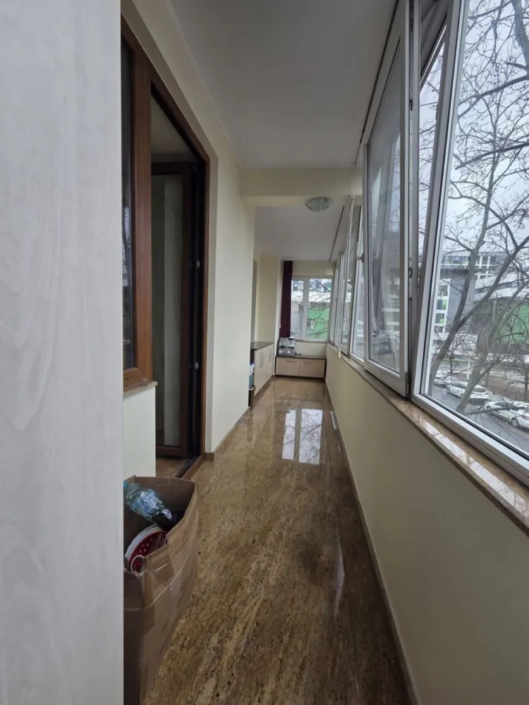 Apartament 2 camere decomandat-zona Spitalul Judetean-125.500 euro neg