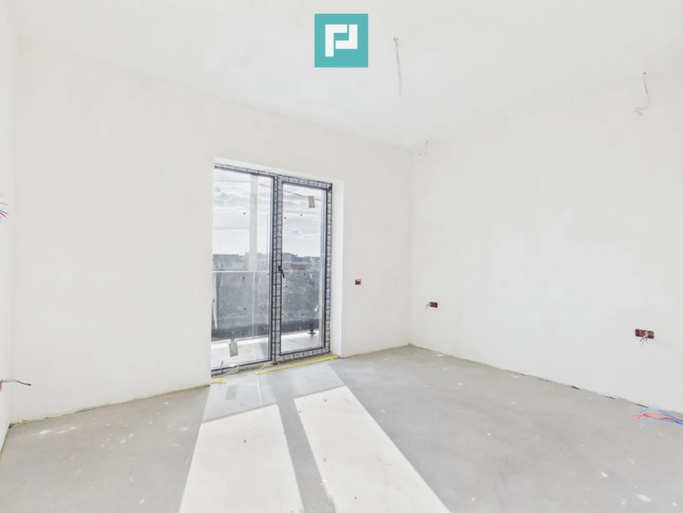 Apartamente noi Sântandrei, la alb 2026 - Disponibile spre vânzare apartamente în bloc nou – finalizare 2026, situate în Sântandrei, județul Bihor, într-o zonă rezidențială în dezvoltare, cu acces rapid spre Oradea.

Unitățile sunt predate semifinisate la alb, ideale pentru personalizare completă după preferințele cumpărătorului. Proiectul include tipologii diferite de apartamente cu 2 și 3 camere, potrivite atât pentru locuire, cât și pentru investiție.

Caracteristici principale:

bloc nou, termen finalizare: 2026

apartamente cu 2 și 3 camere

compartimentări variate

predare la stadiu semifinisat la alb

construcție modernă, eficientă energetic

zonă aerisită, în plină dezvoltare

prețuri de dezvoltator

Potrivite pentru:

familii tinere

cumpărători prima locuință

investitori (randament bun la închiriere)

Pentru planuri, suprafețe disponibile și grila de prețuri, solicită detalii. Vizionările și rezervările se fac în ordinea solicitărilor.

Ramon Morar - Consultant Imobiliar
Telefon - 0771796288
Email - ramon.morar@propertylab.ro
COD - CP2894799