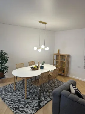 Casă parter, luminoasă, – vizavi de Spitalul Județean-369.000 EURO neg