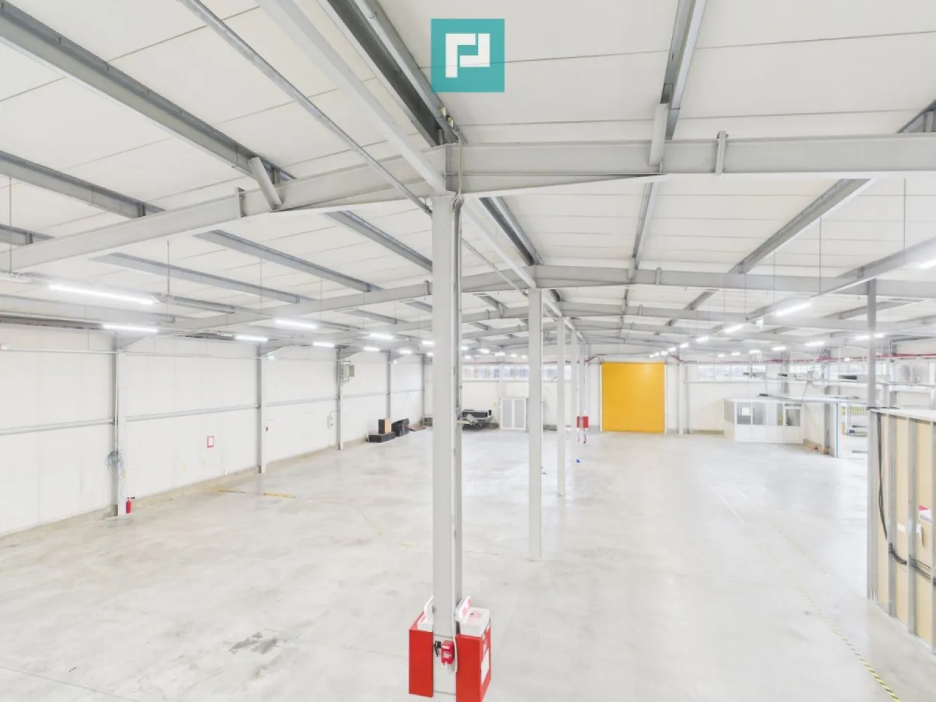 Hală industrială 800mp - Hală industrială modernă în Timișoara

Se oferă spre închiriere hală industrială situată în Timișoara- zona Ronaț, zonă urbană bine conectată, cu acces facil către zona de nord și centrul orașului.

Caracteristici generale:
• Suprafață totală utilă: aprox. 1.000 mp
• Hală producție / depozitare: aprox 800 mp
• Birouri și anexe administrative: 200 mp (birouri, grupuri sanitare, vestiare)
• Teren aferent: aprox. 2.000 mp
• Inălțimi: H max=6.3 coamă, h min=5.5m streasină
• Curte betonată, împrejmuită, cu parcare privată generoasă
• Acces TIR cu drive-in (trafic urban)
• Două porți industriale automatizate, dimensiuni 4x4.5m si 3.4x2.7m
• Posibilitate showroom la parter, cu acces direct

Dotări și facilități:
• Construcție pe structură metalică, cu închideri din panouri sandwich
• Stare foarte bună / excelentă
• Curent trifazat – putere instalată 130 kW
• Sistem de încălzire pe gaz (hală + birouri)
• Iluminat natural
• Instalații PSI cu hidranți
• Autorizație ISU
• Sistem de alarmă
• Porți de acces în incintă, automatizate
• Spații sanitare, vestiare, sală de mese

Avantaje și utilizări recomandate:
• Poziție urbană foarte bună
• Acces rapid la artere principale și transport public
• Ideală pentru: producție ușoară, depozitare, logistică urbană, service, showroom sau activități comerciale/industriale

Sună-mă pentru detalii și vizionare!

Remus Beiușanu
Telefon: 0785.997.537
Email: remus.beiusanu@propertylab.ro
CP2891086