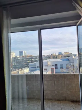 Apartament cu 2 camere de inchiriat in zona centrala +terasa de 9 m