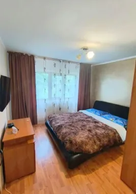 De inchiriat apartament 3 camere Micro 16, 450 euro