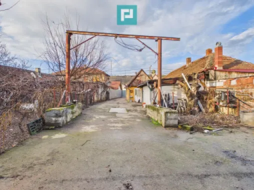Preț redus la 64.000€! Casă/firmă Navigatorilor