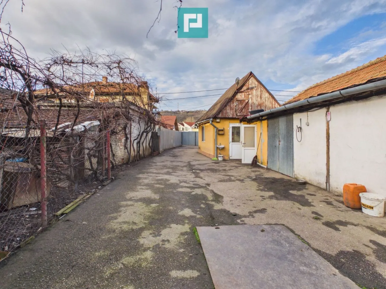 Preț redus la 64.000€! Casă/firmă Navigatorilor