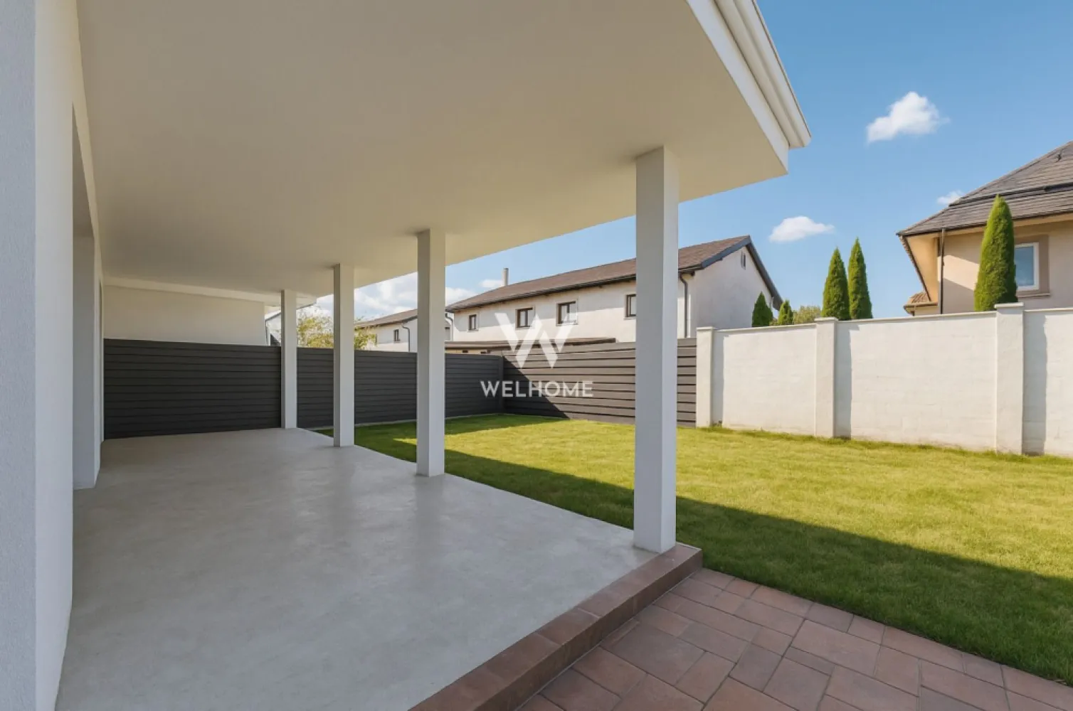 Casa 4 camere, teren 420 mp - NOU - Sibiu, Selimbar - Casa noua 4 camere, 2 bai - Selimbar, Sibiu - spatiu si confort pentru familie La 10 minute de centrele comerciale, aproape de scoala si Primarie - strada asfaltata, iluminata Casa individuala cu parter si etaj + pod, cca 120 mp, teren 420 mp La Parter - hol acces, baie, spatiu tehnic si depozitare, bucatarie open space cu living si acces pe o terasa generoasa acoperita. La cerere se poate separa bucataria. La Etaj sunt 3 dormitoare, hol si baie Pod - spatiu depozitare sau poate fi adaptat - prevazut cu 2 geamuri tip iluminator si instalatie electrica. La etaj este placa de beton izolata cu polistiren extrudat pentru o izolare termica si fonica intre etaje. Casa se preda la interior la stadiu de ALB: pereti finisati cu lavabila, centrala termica, incalzire in pardoseala, termostate in fiecare incapere, instalatii sanitare si electrice pe pozitie, geamuri termopan 5 camere, 3 foi de sticla Exterior casa la CHEIE: izolatie polistiren 10cm, decorativa, pervaze geamuri, alimentare pentru camere de supraveghere si alarma, poarta acces pietonal si auto, curte pavata cale acces pietonal si parcare auto. Termen predare - fine an 2025 Pret : 255.000 euro