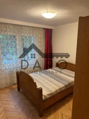 Apartament cu 3 camere, de inchiriat, direct de la proprietar. Strada Transilvania