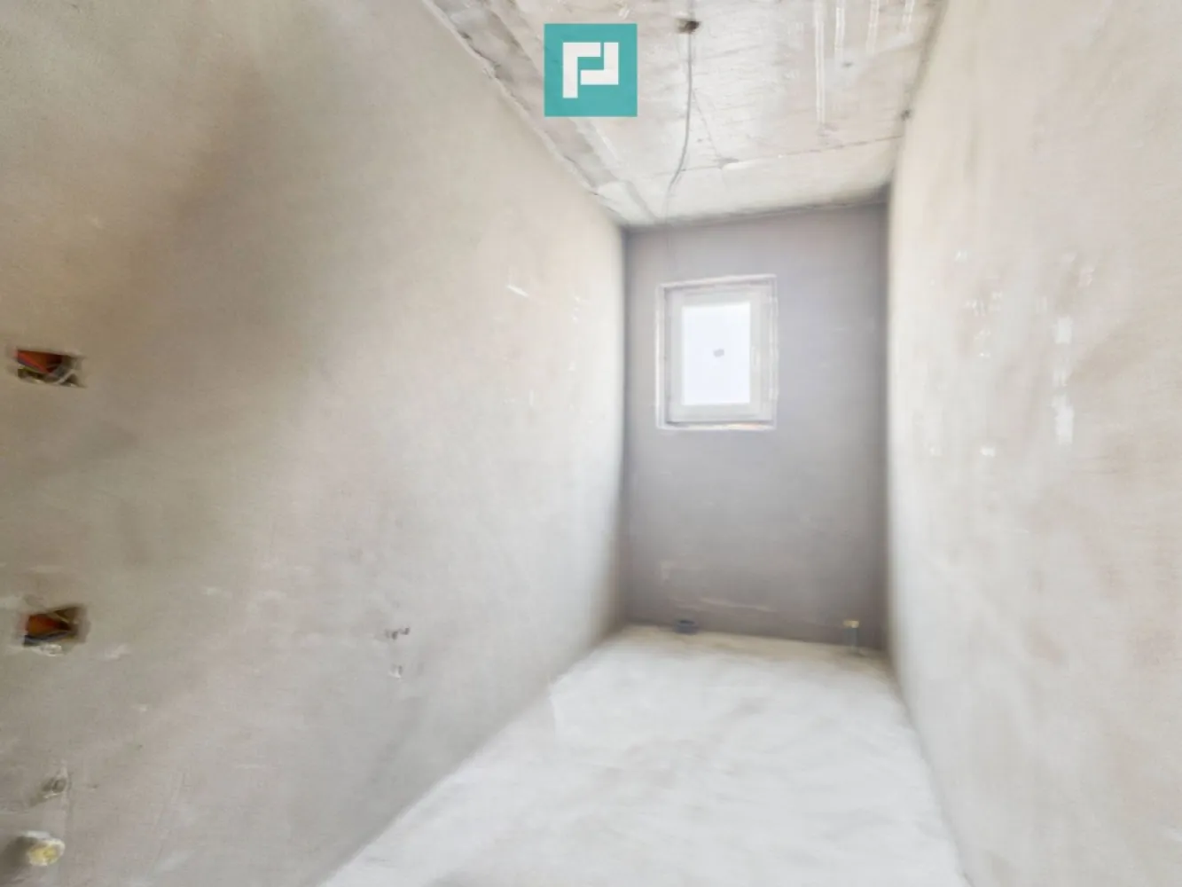 Apartament 2 camere la gri – Giroc - Apartament 2 camere la gri – Giroc | Finalizare iunie 2026

 Îți prezentăm oportunitatea de a-ți crea acasă exact așa cum visezi, fără compromisuri, într-una dintre cele mai primitoare comune din apropierea Timișoarei – Giroc, un loc unde liniștea, natura și accesul rapid la oraș se îmbină armonios. Zonă ideală pentru familii, cu școli bune, facilități moderne și aer curat.

 Apartamentul este la gri, cu finalizare estimată în iunie 2026, oferindu-ți libertatea totală de personalizare.

 Detalii proprietate:

 Suprafață utilă: 54.8 mp

 Compartimentare: decomandat

 2 camere

 Etaj intermediar

 Bloc intim, cu doar 3 etaje

 Balcon de 5 mp, perfect pentru momente de relaxare

 Construcție și finisaje de calitate:

 Zidărie solidă din cărămidă, cu izolație completă exterior–interior

 Pereți interiori din cărămidă cu vată bazaltică – confort termic și fonic sporit

 Geamuri Salamander tripan pentru eficiență energetică și lumină naturală

 Ușă metalică la intrare și uși interioare MDF, elegante

 Acoperiș cu țiglă de beton, durabil și rezistent în timp

 Preț negociabil, în funcție de stadiul finalizării.

 Această proprietate este mai mult decât o investiție – este începutul unui stil de viață echilibrat, într-o comunitate în plină dezvoltare, cu acces rapid către Timișoara.

 Contactează-mă pentru vizionare sau detalii – sunt aici să te ajut să faci pasul acesta important!

 Consultant imobiliar : Laurențiu Caraman

 Telefon : 0721824896

 Email : laurențiu.caraman@propertylab.ro

 CP2858332