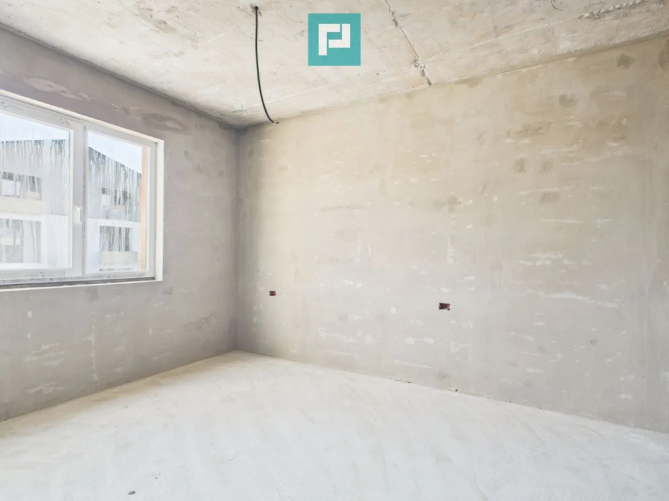 Apartament 2 camere la gri,personalizabil,Giroc - Va propun acest apartament la gri, gata de finalizare în iunie 2026, într-o comună atât de primitoare precum Giroc, aproape de Timișoara, cu școli bune și natură la doi pași. 

 E șansa ta să-l personalizezi exact cum îți dorești, fără compromisuri.

 Are 59 mp generoși, decomandat, 2 camere la etaj intermediar într-un bloc intim de doar 3 etaje, plus un balcon de 5 mp unde să te bucuri de momente liniștite cu cei dragi, e gândit pentru o viață armonioasă.
 
 Zidărie solidă din cărămidă cu izolație completă exterior-interior. 
 Pereți interiori din cărămidă cu vată bazaltică, pentru căldură iarna, răcoare vara și liniște absolută. 
 Geamuri Salamander tripan pentru eficiență energetică și lumină naturală. 
 Uși metalice rezistente la intrare și uși MDF elegante în interior. 
 Acoperiș cu țiglă de beton durabilă, rezistentă la orice caprici al vremii. 

 Prețul este negociabil, în funcție de stadiul finalizării. E o oportunitate ideală să investești într-un cămin solid, într-o comună cu acces rapid la Timișoara, școli și facilități. 
 
 E mai mult decât o investiție; e fundația unui viitor luminos. 
 
 Te invit cu căldură să mă suni sau să vii să discutăm – sunt aici să te ghidez cu răbdare în acest pas frumos!

 Contactează-mă pentru vizionare sau detalii – sunt aici să te ajut să faci pasul acesta important! 

 Consultant imobiliar : Laurențiu Caraman

 Telefon : 0721824896

 Email : laurențiu.caraman@propertylab.ro

 CP2858320
