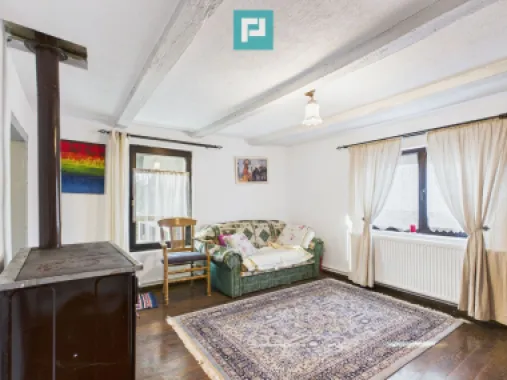 Casă deosebită în rate - Urvişu de Beliu