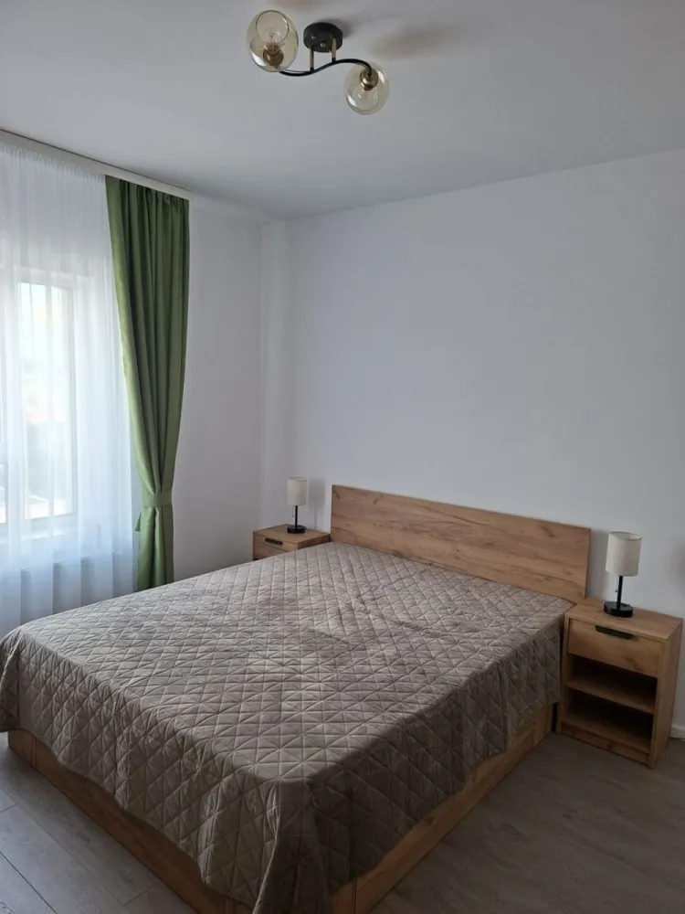 2 camere la prima închiriere, etaj 14, Vivat Residence + parcare - Mentionati ID-ul proprietatii cand apelati: CP3165589
Contact ⓪⑦②⑥ ②②③ ⑧⑧⑥ Sebastian

Prima închiriere – Apartament 2 camere, Vivat Residence, etaj 14, parcare subterană

Oferim spre închiriere un apartament cu 2 camere, aflat la prima închiriere, situat în complexul Vivat Residence, la etajul 14 al unui imobil modern.

Apartamentul dispune de loc de parcare subteran inclus și oferă o poziționare excelentă, într-un complex rezidențial nou și bine întreținut.

-- 2 camere
-- Etaj 14
-- Complex Vivat Residence
-- Loc de parcare subteran inclus
-- Prima închiriere
-- Imobil modern

Se închiriază pe termen lung.

Comision agenție: 50% din valoarea primei chirii

Contact ⓪⑦②⑥ ②②③ ⑧⑧⑥ Sebastian