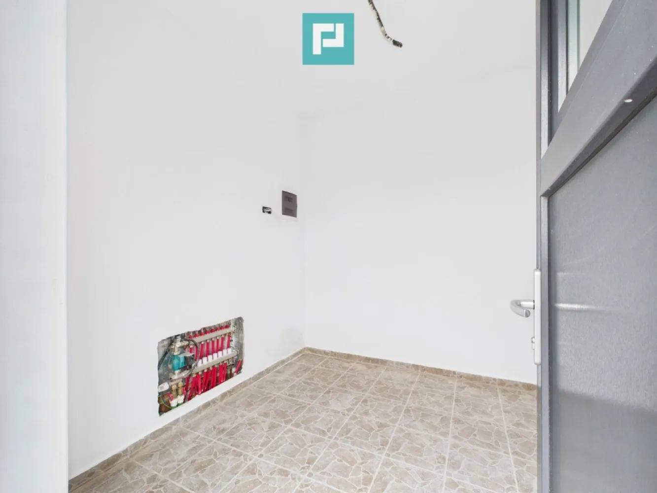 Duplex semi-finisat cu 3 camere, 3 băi în Pișchia