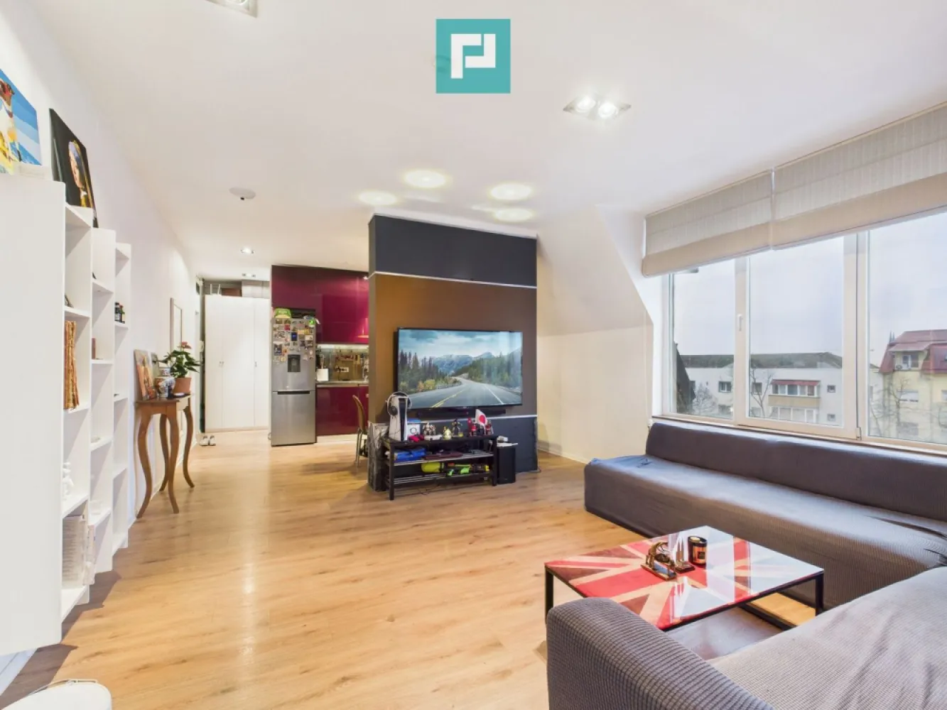 Apartament cu 3 camere – Zona Simion Bărnuțiu - ~ Cauți un apartament spațios și cochet la un buget rezonabil ?

• Apartament modern cu 3 camere, mobilat și utilat, gata de mutare !
• Ideal pentru cupluri tinere și familii sau ca investiție !

~ Caracteristici principale :
• Suprafață utilă ~ 63 mp
• Etaj 5/5 (mansardă)
• Pod pe toată suprafata apartamentului
• Constructie noua (2015)
• Bloc izolat termic
• Mobilat și utilat complet
• Centrală proprie și aer condiționat
• Beneficiază de lumină naturală abundentă

~ Avantaje zonă :
• Transport în comun, magazine, școli și gradinițe în apropiere
• Zonă de parcare fără TimPark
• Străzi asfaltate și iluminat public

~ Suna-mă acum pentru detalii suplimentare și vizionări :
• Marian Dobre - Consultant Imobiliar Property Lab Timișoara
• Telefon: 0773 700 389

E-mail: marian.dobre@propertylab.ro
Cod Proprietate: 2828504