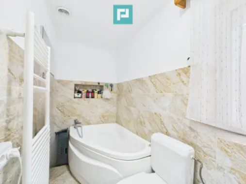 Casă complet renovată, teren 300mp, în Orțișoara