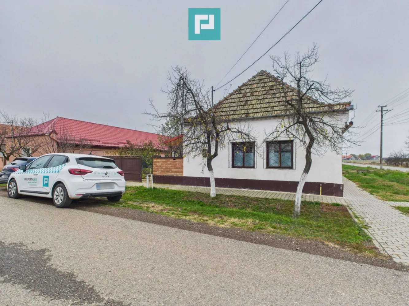 Casă complet renovată, teren 300mp, în Orțișoara