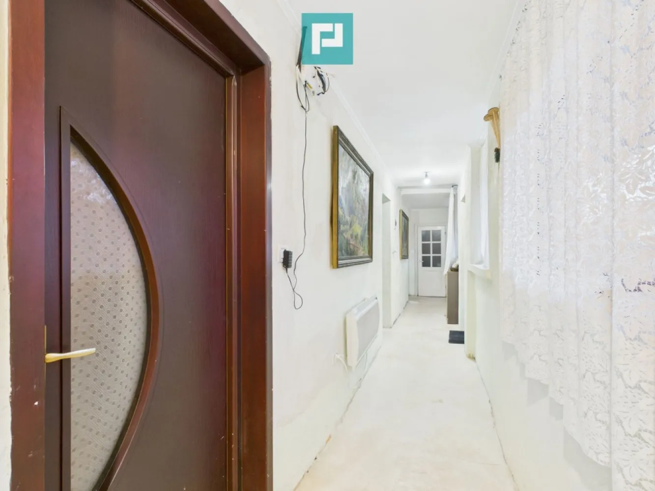 Casă complet renovată, teren 300mp, în Orțișoara