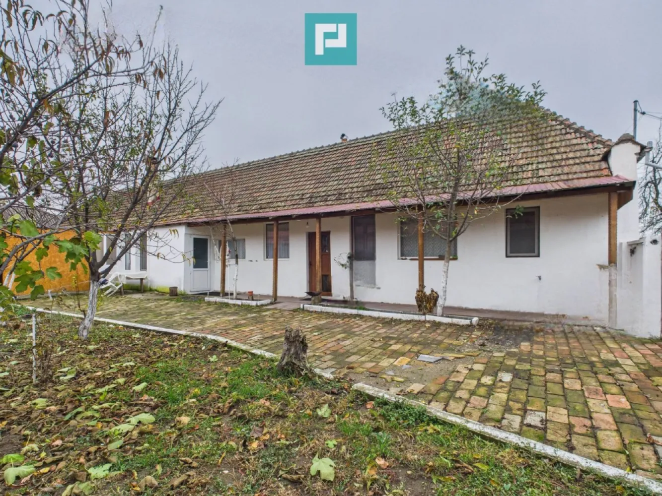 Casă complet renovată, teren 300mp, în Orțișoara