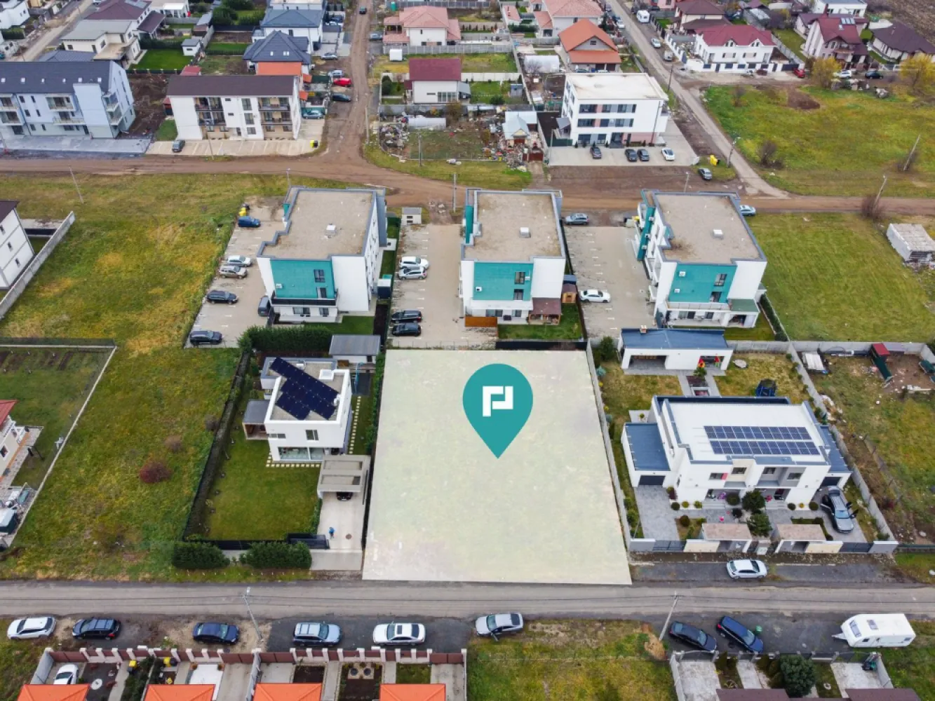 Teren comercial de 941mp, Dumbrăvița - Acest teren intravilan este amplasat într-o zonă de top, ideală pentru diverse proiecte de dezvoltare urbană. Certificatul de urbanism existent permite multiple destinații:

Comercial: Spații pentru comerț, sedii de firmă, birouri
Instituțional: Grădinițe, centre educaționale, instituții publice
Alimentație publică: Restaurante, cafenele
Cultural: Spații pentru evenimente și activități artistice

Regim de înălțime admis: P+2E

Suprafață: 941 mp
Front stradal generos: 28,50 m
Toate utilitățile disponibile:apă, gaz, curent electric, drum asfaltat

Zona este complet dezvoltată, cu o infrastructură modernă și cu vecinătăți construite, ceea ce asigură un cadru atractiv pentru orice tip de investiție.

De ce să alegi acest teren?
Localizare excelentă:Acces rapid la puncte de interes
Versatilitate:Potrivit pentru proiecte variate, de la rezidențial la comercial
Utilități complete: Gata pentru construcție

Public țintă: Dezvoltatori imobiliari, investitori, antreprenori sau familii care doresc să construiască într-o zonă de prestigiu.

Contactează-mă acum pentru detalii sau pentru a programa o vizionare!

Dina Driment – Consultant Imobiliar Property Lab

telefon : 0721 869 140

e-mail : dina.driment@propertylab.ro

CP2786121