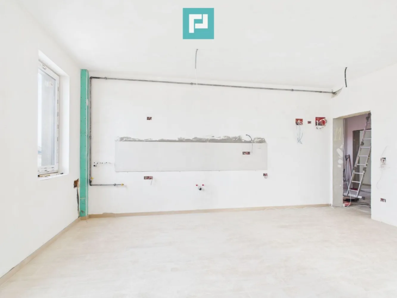 Apartament la mansardă Freidorf lângă ShoppingCity - Apartament modern cu 2 camere la mansardă – lângă Shopping City Timișoara

Aflat la mansardă, acest apartament modest de 50,05 mp utili (63,20 mp construiți) te cucerește prin conceptul open space și spațiile generoase, oferind o atmosferă caldă, luminoasă și primitoare.

 Avantaje cheie:

Iluminat natural excelent, care creează o stare de bine 

Design modern, ideal pentru tineri sau cupluri care apreciază confortul

Locație excelentă, aproape de Shopping City Timișoara – tot ce ai nevoie, la doar câțiva pași

Prețul include TVA și un loc de parcare privat 

Un apartament ideal pentru cei care caută intimitate, stil și accesibilitate într-o zonă dinamică a orașului!

Consultant imobiliar : Laurențiu Caraman

Telefon : 0721824896

Email : laurențiu.caraman@propertylab.ro

CP 2785927