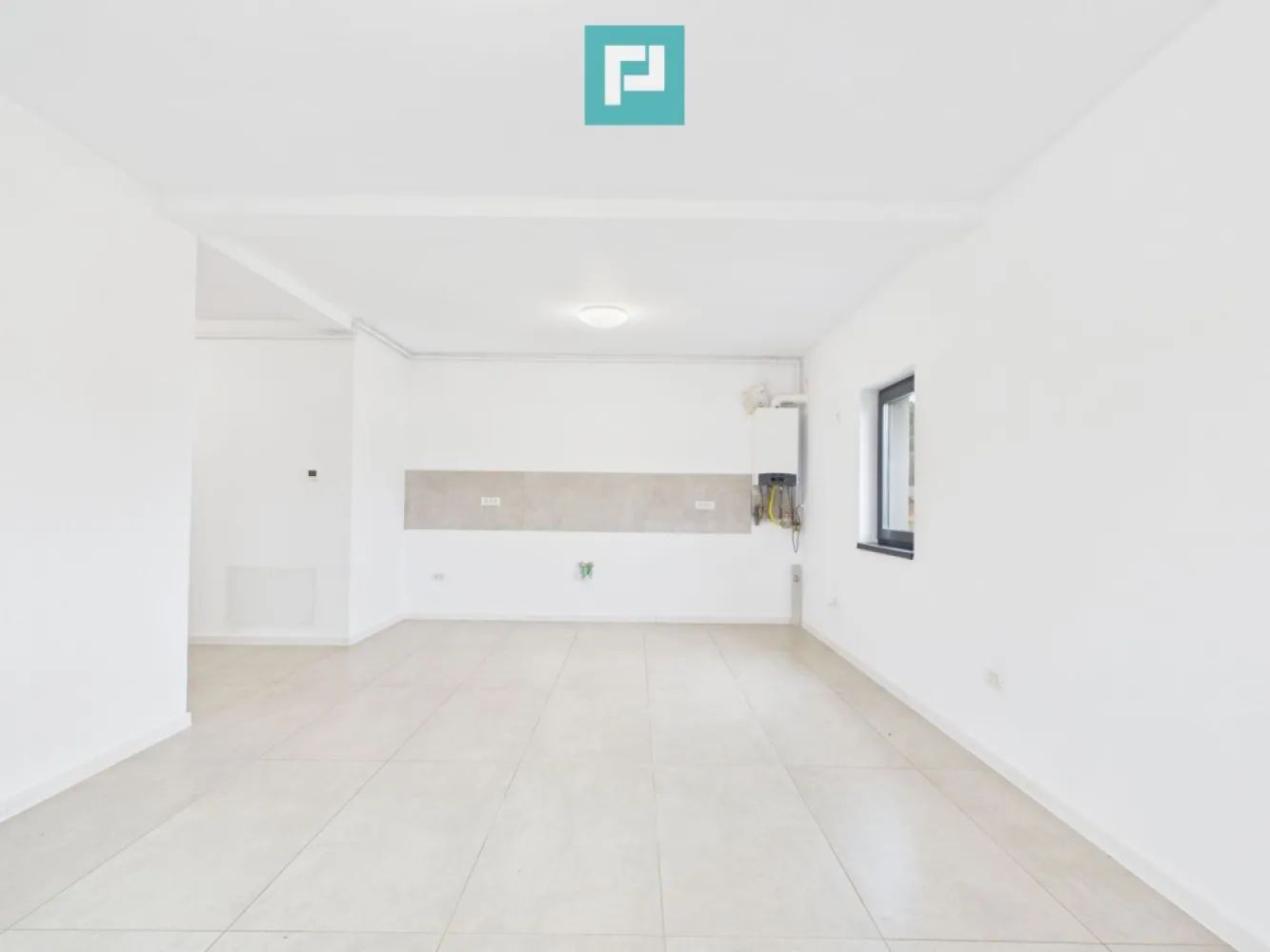 Apartament cu 2 camere, terasă generoasă – Moșnița - Vă prezentăm un apartament modern, situat într-o zonă liniștită și în plină dezvoltare, în Moșnița Veche – în apropiere de Lidl (Drumul Boilor), ideal pentru cei care caută confort, funcționalitate și acces rapid către Timișoara.

Caracteristici:
- Suprafață utilă: 65.7 mp
- Etaj: 2 din 3 – tip SAD
- Terasă spațioasă de 17 mp – ideală pentru relaxare
- Compartimentare practică: living generos + dormitor + dressing
- Centrală proprie, videointerfon
- Clădire nouă, cu finisaje de calitate

Prețul include TVA pentru persoane juridice. 
Pentru persoane fizice, se aplică TVA conform legislației în vigoare.

Se potrivește pentru:
- Cupluri sau familii tinere care caută o locuință aproape de oraș dar într-un cadru aerisit
- Investitori (apartamentul poate fi ușor închiriat)
- Persoane juridice ce doresc un spațiu locativ sau pentru birou într-o zonă bună

Nu rata ocazia de a te muta într-o zonă cu infrastructură bună și vecinătăți civilizate!

Pentru vizionare, contactează-mă! 
Daniela Ianc – PropertyLab 
Tel 0722 375 289 
 daniela.ianc@propertylab.ro 
CP2757870