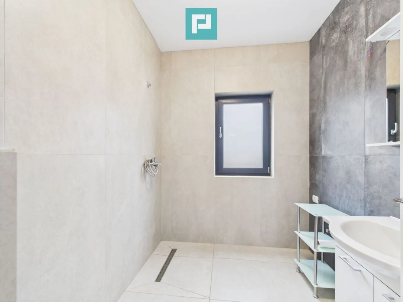Apartament cu 2 camere, terasă generoasă – Moșnița