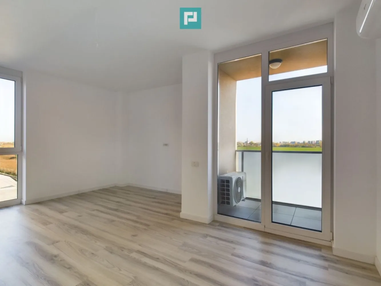 Apartament spațios cu 2 camere în Torontalului - Un apartament nou, modern și gata de mutat!

Acest apartament spațios cu 2 camere este situat într-un bloc nou, finalizat în 2024, în zona Torontalului, una dintre cele mai căutate din Timișoara. 

~ Dotări și beneficii:
• Finisaje premium: parchet, uși celulare, ferestre PVC cu geam tripan
• Încălzire prin pardoseală și centrală de bloc pentru un confort optim
• Balcon, perfect pentru momente de relaxare
• Aer condiționat pentru zilele călduroase
• Lift modern și acces facil pentru persoane cu dizabilități
• Siguranță: interfon și acces auto cu telecomandă
• Utilități complete: apă, canalizare, electricitate, internet
• Loc de joacă pentru copii și alei asfaltate cu iluminat public
• Acces rapid la mijloacele de transport în comun și zone verzi.

Oferim consultanță gratuită pentru obținerea celui mai avantajos credit!

Contactați-ne pentru o vizionare!

Daniela Ianc- Consultant Imobiliar PropertyLab Timișoara
Telefon: 0722375289

Mail: daniela.ianc@propertylab.ro
Cod Proprietate: 2756438