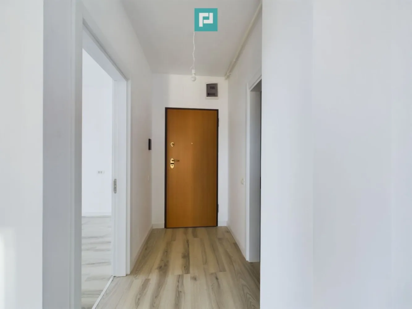 Apartament spațios cu 2 camere în Torontalului - Un apartament nou, modern și gata de mutat!

Acest apartament spațios cu 2 camere este situat într-un bloc nou, finalizat în 2024, în zona Torontalului, una dintre cele mai căutate din Timișoara. 

~ Dotări și beneficii:
• Finisaje premium: parchet, uși celulare, ferestre PVC cu geam tripan
• Încălzire prin pardoseală și centrală de bloc pentru un confort optim
• Balcon, perfect pentru momente de relaxare
• Aer condiționat pentru zilele călduroase
• Lift modern și acces facil pentru persoane cu dizabilități
• Siguranță: interfon și acces auto cu telecomandă
• Utilități complete: apă, canalizare, electricitate, internet
• Loc de joacă pentru copii și alei asfaltate cu iluminat public
• Acces rapid la mijloacele de transport în comun și zone verzi.

Oferim consultanță gratuită pentru obținerea celui mai avantajos credit!

Contactați-ne pentru o vizionare!

Daniela Ianc- Consultant Imobiliar PropertyLab Timișoara
Telefon: 0722375289

Mail: daniela.ianc@propertylab.ro
Cod Proprietate: 2756438