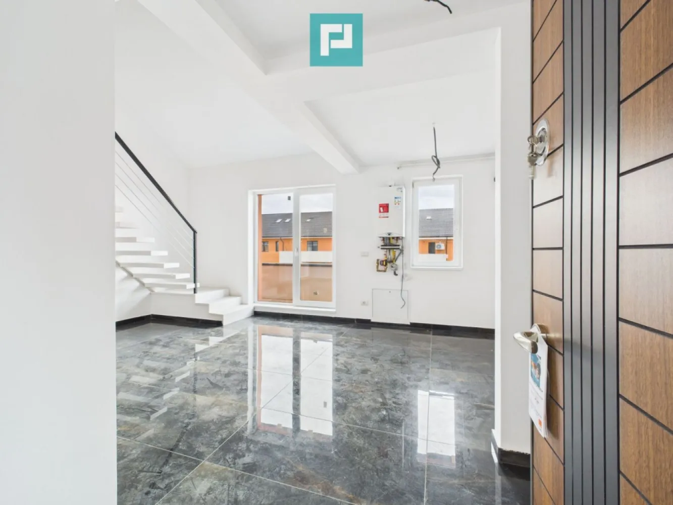 Penthouse 3 camere | Spațios | Giroc - Zona Lidl - Penthouse modern cu 3 camere | Giroc – Zona Lidl

Acest penthouse îmbină eleganța și funcționalitatea într-un spațiu perfect pentru un stil de viață modern. 
Proprietatea se adresează atât celor care caută o locuință permanentă într-o zonă liniștită, cât și investitorilor interesați de o achiziție sigură și profitabilă.

~ Detalii generale:
• Suprafață utilă: 82 mp + balcon
• Loc de parcare inclus în preț

~ Compartimentare și design:
• 2 dormitoare spațioase
• Living generos și luminos
• 2 băi moderne, cu finisaje de calitate
• Terasă generoasă, ideală pentru relaxare în aer liber
• Scară interioară elegantă, cu acces către etajul superior

~ Avantaje ale locației:
• Zona Lidl – Giroc, cu acces rapid la principalele artere de circulație
• Aproape de supermarketuri, farmacii, cafenele și alte facilități comerciale
• Cartier rezidențial liniștit, bine conectat la infrastructura locală

~ Beneficii suplimentare:
• Apartament finalizat – disponibil pentru mutare imediată
• Consultanță gratuită pentru obținerea celui mai avantajos credit
• Potrivit pentru locuire permanentă sau investiție pe termen lung

Contact:

Marian Dobre – Consultant Imobiliar PropertyLab Timișoara
Telefon: 0773 700 389
E-mail: marian.dobre@propertylab.ro

Cod Proprietate: 2742754