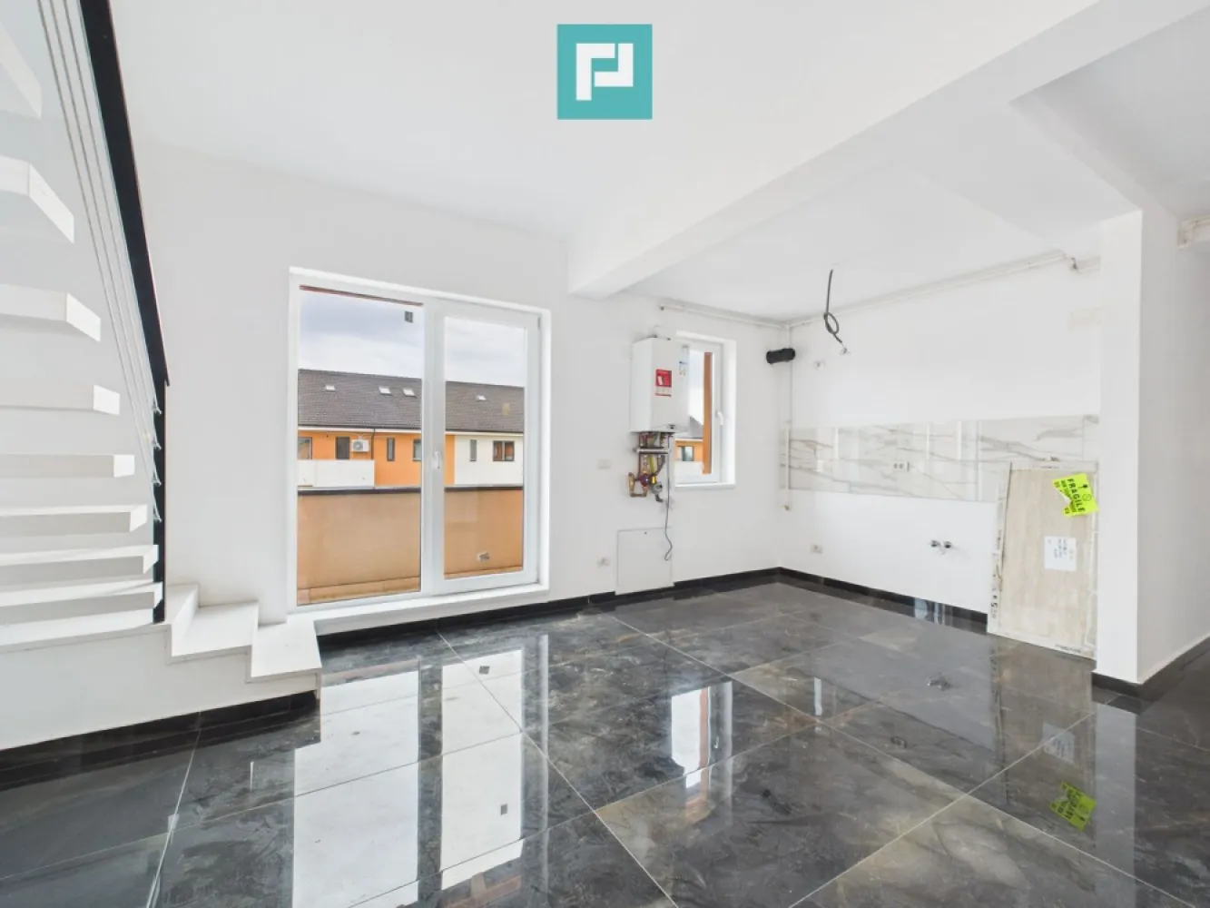 Penthouse 3 camere | Spațios | Giroc - Zona Lidl - Penthouse modern cu 3 camere | Giroc – Zona Lidl

Acest penthouse îmbină eleganța și funcționalitatea într-un spațiu perfect pentru un stil de viață modern. 
Proprietatea se adresează atât celor care caută o locuință permanentă într-o zonă liniștită, cât și investitorilor interesați de o achiziție sigură și profitabilă.

~ Detalii generale:
• Suprafață utilă: 82 mp + balcon
• Loc de parcare inclus în preț

~ Compartimentare și design:
• 2 dormitoare spațioase
• Living generos și luminos
• 2 băi moderne, cu finisaje de calitate
• Terasă generoasă, ideală pentru relaxare în aer liber
• Scară interioară elegantă, cu acces către etajul superior

~ Avantaje ale locației:
• Zona Lidl – Giroc, cu acces rapid la principalele artere de circulație
• Aproape de supermarketuri, farmacii, cafenele și alte facilități comerciale
• Cartier rezidențial liniștit, bine conectat la infrastructura locală

~ Beneficii suplimentare:
• Apartament finalizat – disponibil pentru mutare imediată
• Consultanță gratuită pentru obținerea celui mai avantajos credit
• Potrivit pentru locuire permanentă sau investiție pe termen lung

Contact:

Marian Dobre – Consultant Imobiliar PropertyLab Timișoara
Telefon: 0773 700 389
E-mail: marian.dobre@propertylab.ro

Cod Proprietate: 2742754