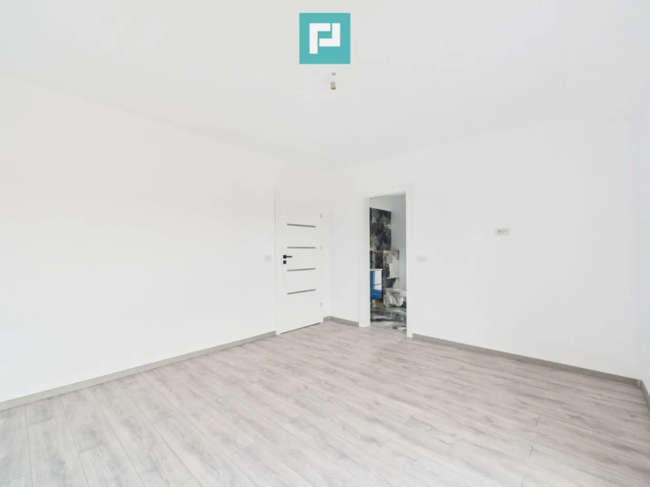 Duplex ultrafinisat cu 3 camere, 3 băi în Pișchia