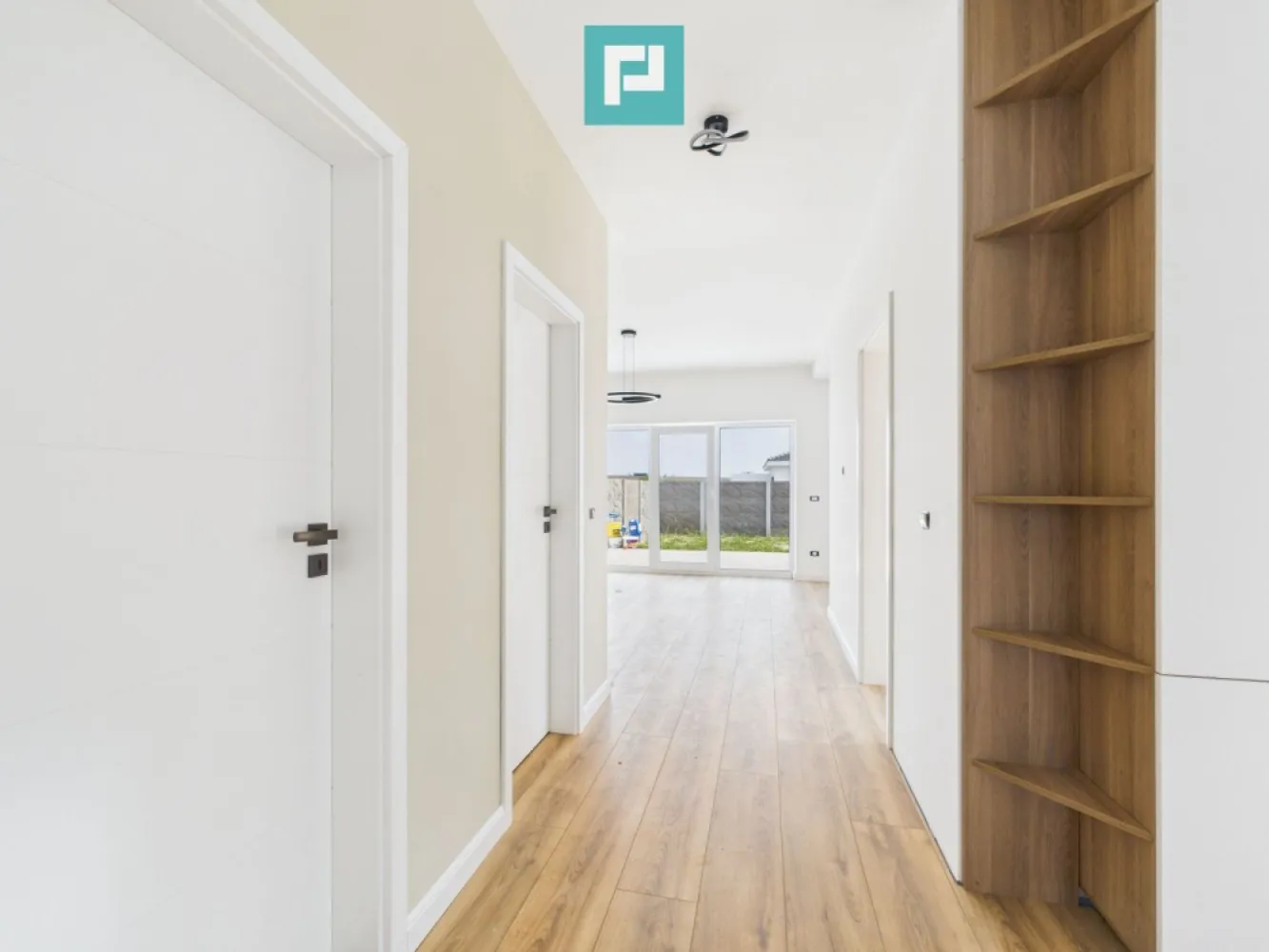 Duplex modern – la doar 4 km de Timișoara - Confort, eficiență și accesibilitate într-o locuință perfectă pentru familia ta!

Property Lab vă propune spre vânzare un duplex elegant și bine compartimentat, situat într-o zonă liniștită din Ghiroda, Giarmata Vii , la mai puțin de 4 km de Timișoara.

Caracteristici principale:
- Suprafață utilă: 85 mp 
- Teren: 279 mp 
- Compartimentare: 
* 3 dormitoare 
* 2 băi 
* Living generos 
* Bucătărie practică 
* Cămară 
* Terasă spațioasă

Dotări și beneficii: 
- Fiecare cameră dispune de termostat individual pentru reglarea temperaturii 
- Toate instalațiile (electrică, termică, sanitară) realizate cu materiale premium 
- Racord complet la utilități: apă, canal, gaz, curent electric 
- Acces rapid - stradă asfaltată 
- Transport public interurban RATT, ideal pentru navetă 

Această proprietate este ideală pentru familii care doresc să se bucure de liniștea suburbană fără a renunța la proximitatea orașului.

Pentru detalii și programarea unei vizionări: 
 Dina Driment – Consultant Imobiliar 
 Telefon-0721 869 140 
 dina.driment@propertylab.ro 
 CP2695908
