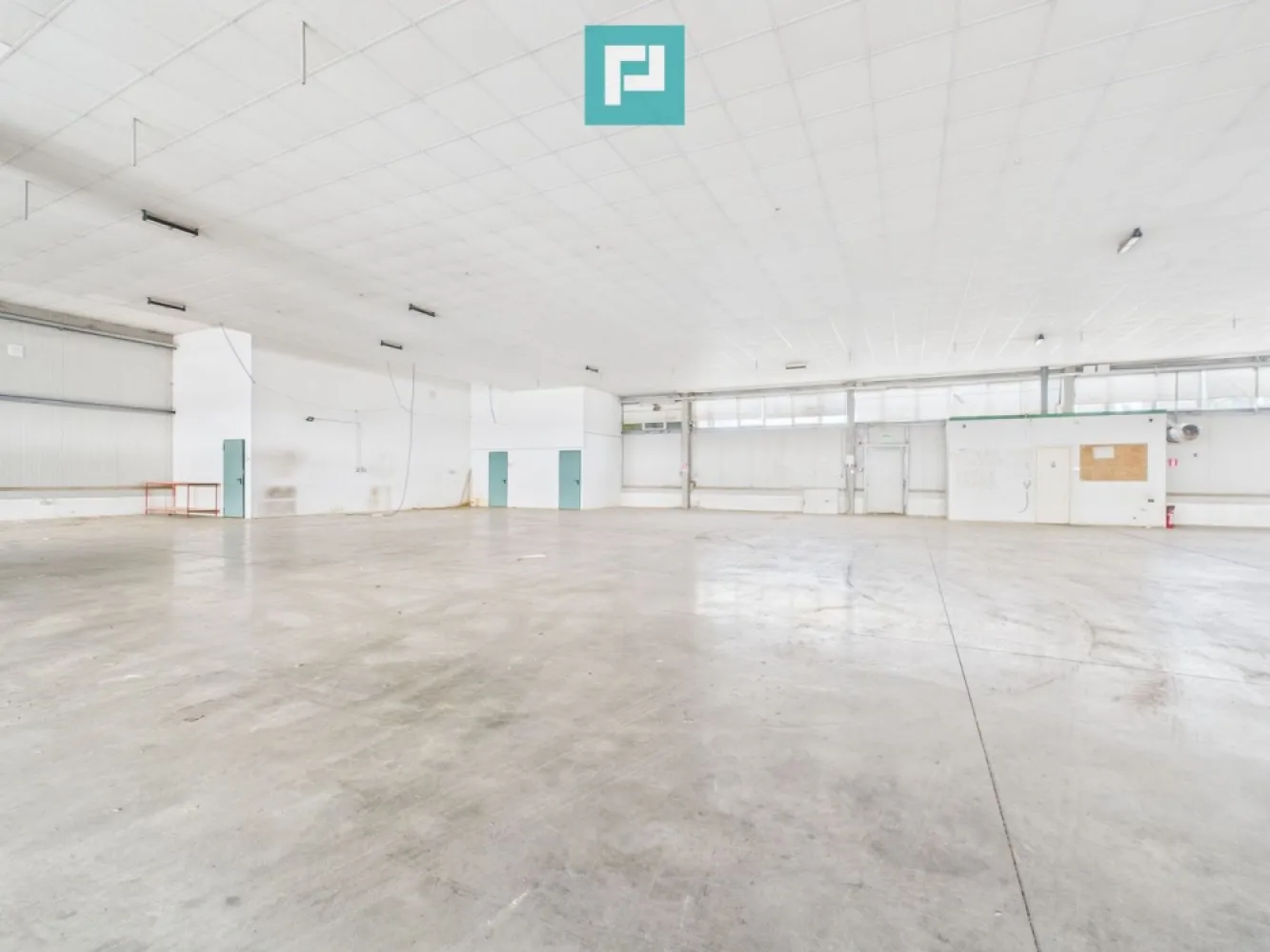Spațiu depozitare 1.332 mp de închiriat în Ghiroda - Ai nevoie de un spațiu generos pentru depozitare sau logistică ?

Îți propunem un spațiu industrial modern, tip open-space, cu o suprafață de 1,332 mp.
Situat în zona Ghiroda – o locație strategică, cu acces rapid la Timișoara și principalele artere rutiere.

~ Detalii spațiu:
• Suprafață totală ~ 1,332 mp
• Înălțime hală ~ 7 m
• Ușă acces ~ 3 x 3 m
• Spațiu birouri ~ 33 mp
• Compartimentare: Open space
• Etaj: Parter
• Acces direct din stradă

~ Facilități pentru afacerea ta:
• Acces auto
• Uși de acces industriale
• Curent trifazic (380V)
• 2 băi, 1 vestiar, 1 bucătărie
• Locuri de parcare dedicate
• Utilități complete (apă, canalizare, curent, iluminat stradal)
• Acces rapid la șosea (străzi asfaltate și betonate)

~ Acest spațiu este ideal pentru:
• Depozitare
• Logistică 
• Distribuție
• Firme de e-commerce
• Companii de producție cu nevoie de stocare

Pentru detalii suplimentare și vizionări:

Marian Dobre – Consultant Imobiliar PropertyLab Timișoara
Telefon: 0773 700 389

E-mail: marian.dobre@propertylab.ro
Cod Proprietate: 2681959