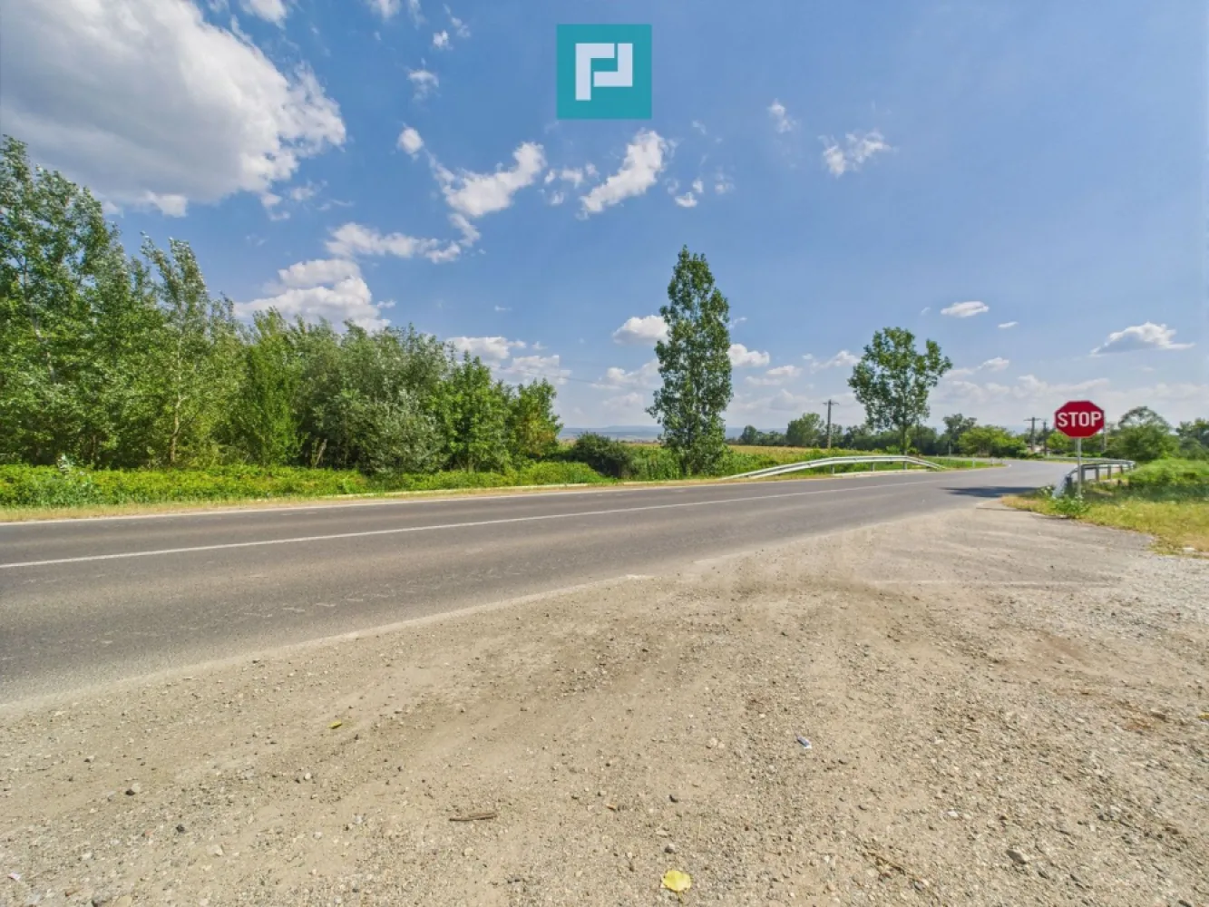 Teren extravilan de 5.219 mp în Geoagiu la șosea - Oportunitate rară în Geoagiu! 

 Teren extravilan 5.219 mp, chiar la șosea – perfect pentru investiție inteligentă 

 Dacă aștepți momentul potrivit pentru o investiție sigură, cu potențial real de creștere, acesta este acel moment.

 Aici ai loc, vizibilitate și libertatea de a transforma acest teren într-un proiect profitabil – fie el industrial, agricol, comercial sau turistic, în frumoasa zonă a orașului Geoagiu, care îți oferă exact acel sentiment de început promițător.

 Poziționat într-o zonă liniștită, dar în același timp accesibilă, terenul îți permite să vezi clar viitorul proiect pe care îl poți ridica aici—fie că te gândești la o investiție sigură, la o dezvoltare turistică sau la o afacere în creștere.
 Acces direct la șosea – ideal pentru logistică și vizibilitate
 Suprafață generoasă: 5.219 mp – potrivit pentru proiecte variate 
 Zonă în plină dezvoltare – un loc unde investițiile încep să înflorească

 Dacă îți dorești un teren care îmbină potențialul investițional cu liniștea specifică zonei, aici ai ocazia perfectă.

 Dă-mi un semn și îți ofer cu drag toate detaliile de care ai nevoie.
 
 Poate chiar aici începe următorul tău proiect de succes

 Consultant imobiliar : Laurentiu Caraman

 Telefon : 0721824896

 Email : laurentiu.caraman@propertylab.ro 

 CP2664906
