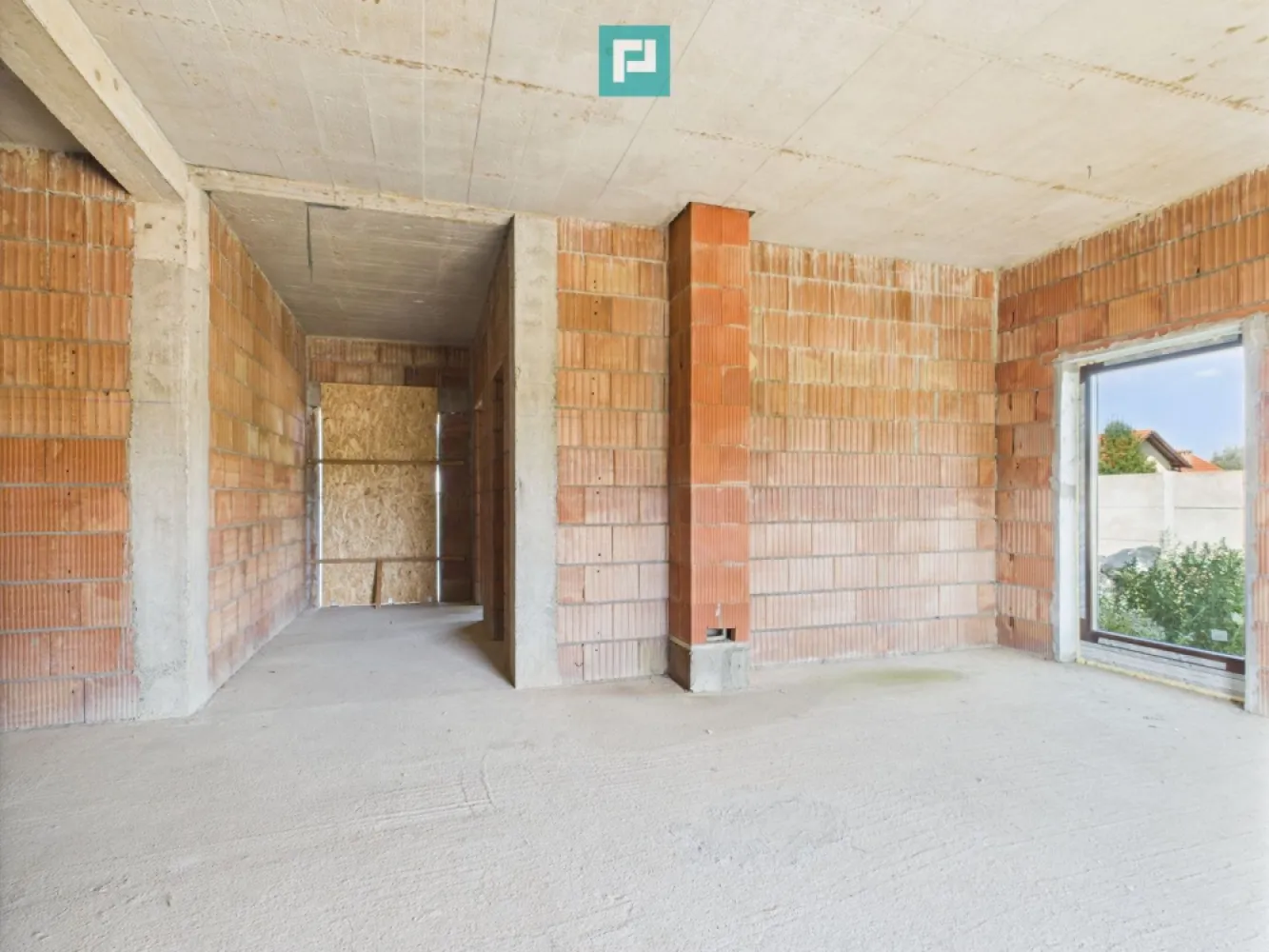 Casă la roșu pe parter - Moșnița Veche - PropertyLab vă propune spre vânzare o casă la roșu, bine compartimentată, situată în Moșnița Veche, într-o zonă liniștită și în plină dezvoltare.

Proprietatea dispune de: 
• Suprafață utilă: 130 mp 
• Teren generos: 643 mp 
• Toate utilitățile sunt deja la proprietate 
• Țiglă ceramică Tondach – durabilitate și calitate superioară 
• Tâmplărie PVC cu geamuri tripan – eficiență termică și izolare fonică excelente

Este alegerea ideală pentru cei care doresc să-și personalizeze propria locuință, într-o zonă accesibilă, aproape de oraș.

Contactează-mă pentru mai multe detalii sau o vizionare

Dina Driment – Consultant Imobiliar Property Lab

0721 869 140

dina.driment@propertylab.ro

CP2641536