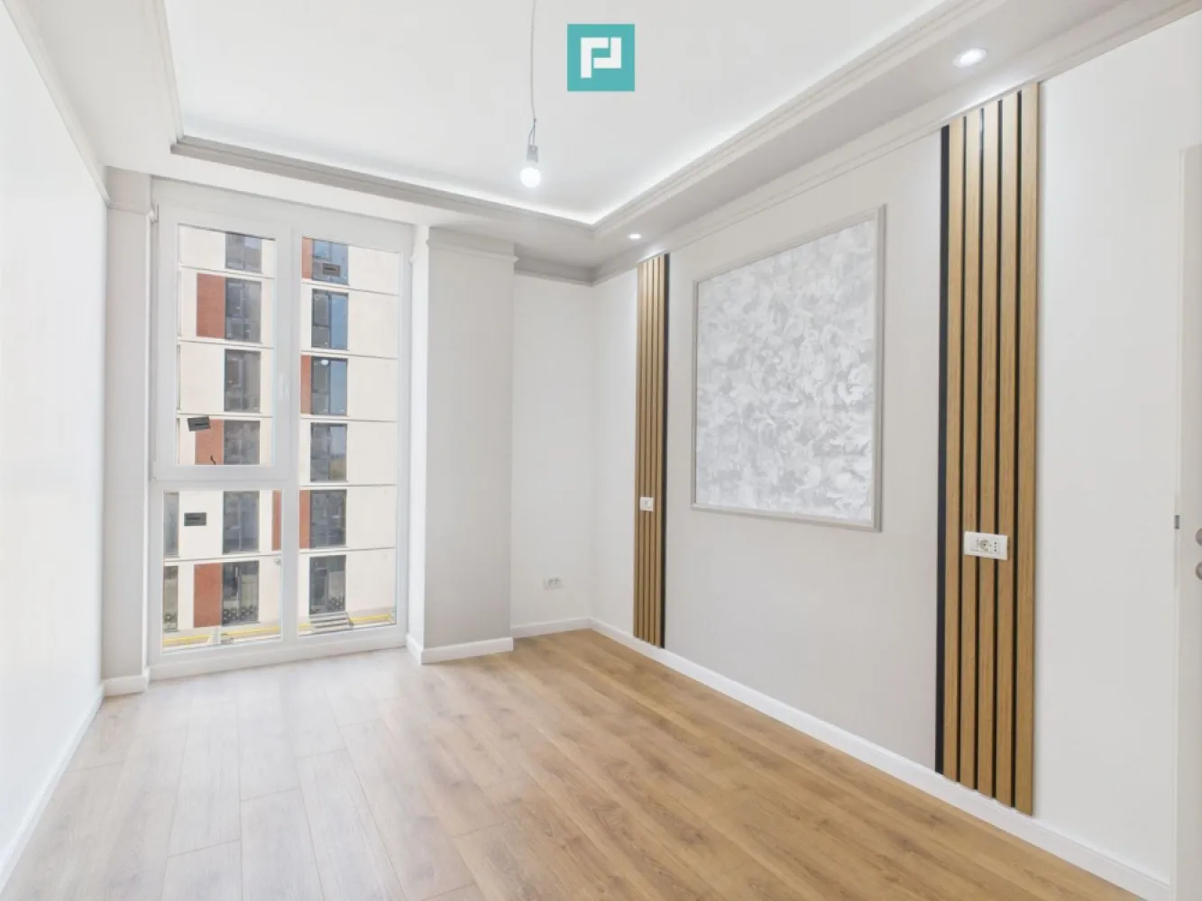 Apartament cu 3 camere în Calea Torontalului - Vă oferim spre vânzare un apartament cu 3 camere, situat într-o zonă liniștită și în plină dezvoltare.

~ Localizare : 
• Zona Torontalului – cartier liniștit, cu acces facil către punctele de interes și mijloace de transport în comun.

~ Detalii apartament :
• Suprafață utilă: 55 mp
• Decomandat
• Etaj 2 într-un imobil dotat cu 2 lifturi

~ Dotări și finisaje :
• Centrală proprie pe gaz
• Încălzire în pardoseală – confort sporit în sezonul rece
• Aer condiționat – pentru confort pe tot parcursul anului
• Finisaje moderne de calitate superioară
• Detalii de design cu bandă LED, ce oferă o ambianță plăcută și contemporană

~ Apartamentul se predă într-o stare excelentă, gata pentru mutare – fără bătăi de cap cu renovări !
~ Potrivit atât pentru locuință proprie, cât și pentru investiție (închiriere pe termen lung sau scurt).

~ Suna-mă acum pentru detalii suplimentare și vizionări :
• Marian Dobre - Consultant Imobiliar Property Lab Timișoara
• Telefon: 0773 700 389

E-mail: marian.dobre@propertylab.ro
Cod Proprietate: 2604329