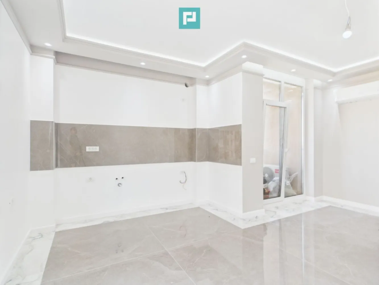 Apartament cu 3 camere în Calea Torontalului - Vă oferim spre vânzare un apartament cu 3 camere, situat într-o zonă liniștită și în plină dezvoltare.

~ Localizare : 
• Zona Torontalului – cartier liniștit, cu acces facil către punctele de interes și mijloace de transport în comun.

~ Detalii apartament :
• Suprafață utilă: 55 mp
• Decomandat
• Etaj 2 într-un imobil dotat cu 2 lifturi

~ Dotări și finisaje :
• Centrală proprie pe gaz
• Încălzire în pardoseală – confort sporit în sezonul rece
• Aer condiționat – pentru confort pe tot parcursul anului
• Finisaje moderne de calitate superioară
• Detalii de design cu bandă LED, ce oferă o ambianță plăcută și contemporană

~ Apartamentul se predă într-o stare excelentă, gata pentru mutare – fără bătăi de cap cu renovări !
~ Potrivit atât pentru locuință proprie, cât și pentru investiție (închiriere pe termen lung sau scurt).

~ Suna-mă acum pentru detalii suplimentare și vizionări :
• Marian Dobre - Consultant Imobiliar Property Lab Timișoara
• Telefon: 0773 700 389

E-mail: marian.dobre@propertylab.ro
Cod Proprietate: 2604329