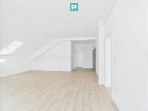Apartament 3 camere , 2 băi , zona Freidorf