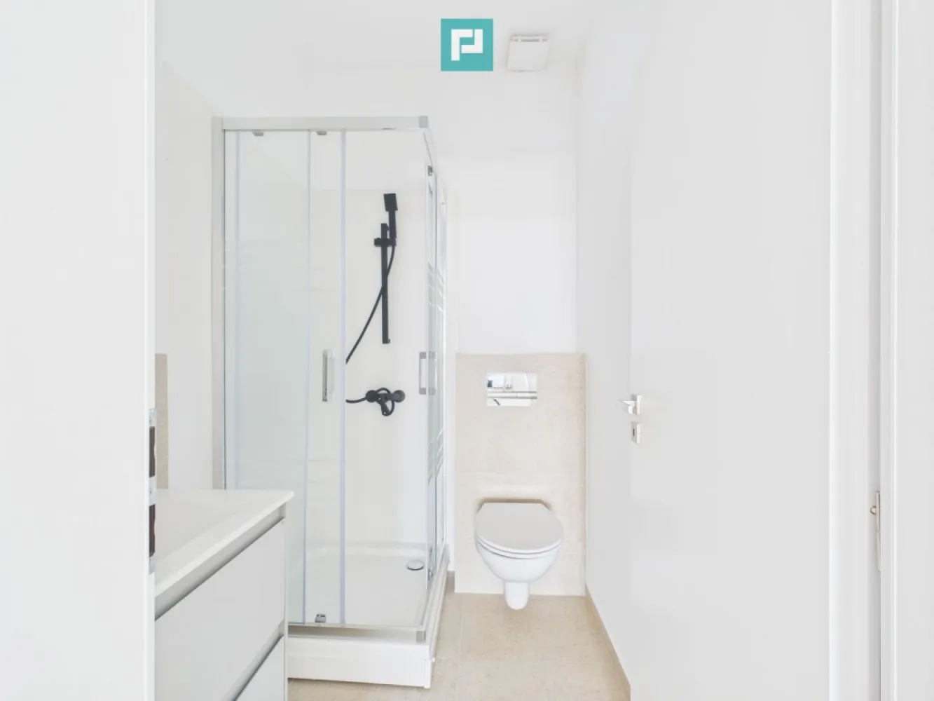 Apartament 3 camere , 2 băi , zona Freidorf