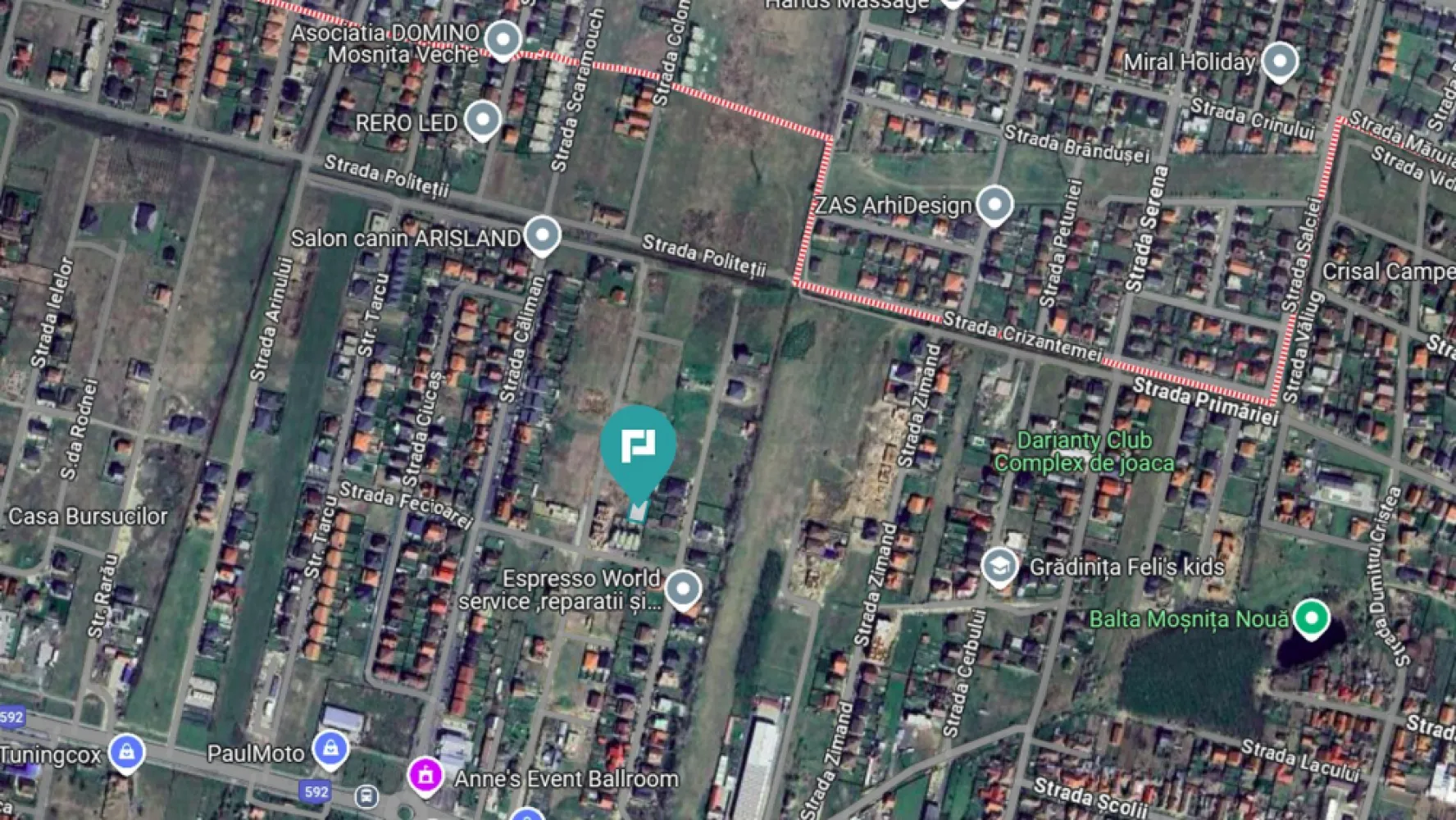 Teren intravilan 720 mp în Moșnița Veche - De vânzare – Teren intravilan 720 mp în Moșnița Veche – ideal pentru duplex sau casă individuală 
Suprafață teren: 720 mp 
Deschidere la drum: 18 m 
Regim de înălțime aprobat: P+1+M 
Destinație: Curți-construcții

 Descriere:
Teren intravilan situat într-o zonă în continuă dezvoltare din Moșnița Veche – ideal pentru construcția unui duplex sau a unei locuințe individuale. Accesul este facil, zona este liniștită, iar utilitățile (apă, gaz, curent) sunt la limita proprietății.

Avantaje:
Teren plat, cu gard pe două laturi – pregătit pentru construcție 
 Acces pe drum pietruit, cu proiect de asfaltare și canalizare în derulare
 Locație atractivă – 10 min de A1,
 Vecinătăți locuite, atmosferă sigură și prietenoasă 
 Poziționare excelentă, cu acces rapid spre principalele rute din zonă

Ideal pentru: Investitori, dezvoltatori sau familii care caută un loc bun pentru o construcție rezidențială aproape de oraș, dar într-un cadru mai aerisit.

Pentru mai multe informații sau pentru a programa o vizionare, nu ezitați să mă contactați,
Daniela Ianc - Consultant Imobiliar PropertyLab Timișoara
Telefon: 0722375289

Mail: daniela.ianc@propertylab.ro
Cod Proprietate: CP2592593