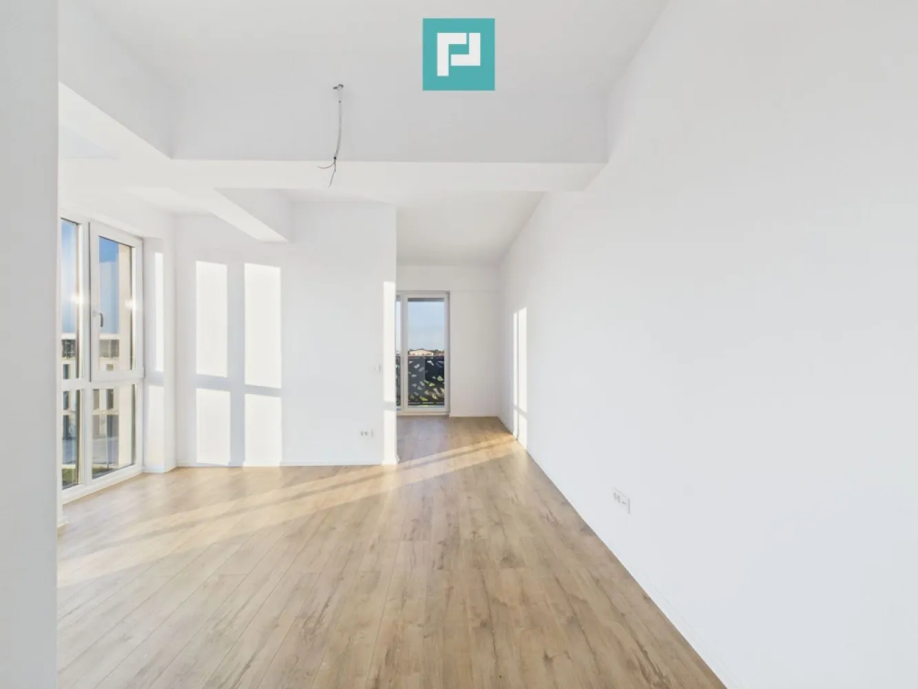 Apartament cu 2 camere | Bloc Nou | Zona Aradului - Apartament cu 2 camere | Construcție Nouă 2025 | Zona Aradului, Timișoara

~ Cauți un apartament modern, bine compartimentat și amplasat într-una dintre cele mai căutate zone din Timișoara ? 
~ Acest apartament este ideal pentru tineri profesioniști, cupluri sau pentru o investiție sigură.

~ Caracteristici principale :
• Suprafață: ~ 43 mp + balcon ~ 4 mp
• Etaj: 3 din 4
• Lift
• Clădire finalizată în 2025
• Finisaje moderne
• Încălzire în pardoseală și centrală proprie
• Baie cu geam
• Bucătărie închisă
• Geamuri tripan și izolație exterioară
• Balcon și vedere panoramică 
• Loc de parcare subteran - disponibil opțional (9.000 euro)

~ Locație :
• Zona Aradului oferă acces rapid la mijloace de transport, supermarketuri, servicii și zone office, fiind una dintre cele mai sigure opțiuni pentru locuire sau investiție.

~ Suna-mă acum pentru detalii suplimentare și vizionări :

• Marian Dobre – Consultant Imobiliar PropertyLab Timișoara
• Telefon: 0773 700 389

E-mail: marian.dobre@propertylab.ro
Cod Proprietate: 2583605