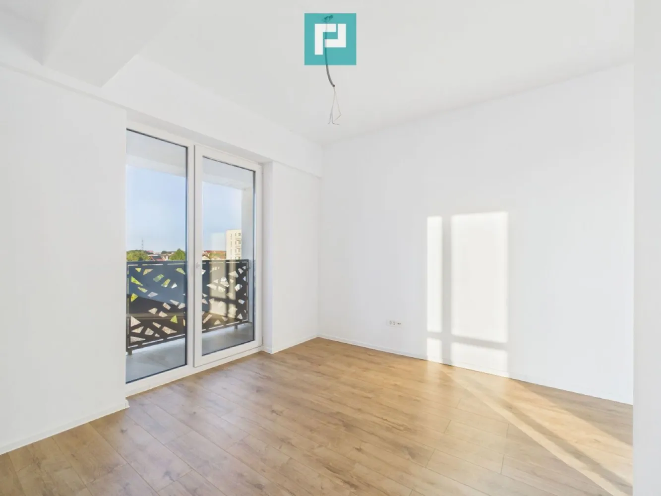 Apartament cu 2 camere | Bloc Nou | Zona Aradului - Apartament cu 2 camere | Construcție Nouă 2025 | Zona Aradului, Timișoara

~ Cauți un apartament modern, bine compartimentat și amplasat într-una dintre cele mai căutate zone din Timișoara ? 
~ Acest apartament este ideal pentru tineri profesioniști, cupluri sau pentru o investiție sigură.

~ Caracteristici principale :
• Suprafață: ~ 43 mp + balcon ~ 4 mp
• Etaj: 3 din 4
• Lift
• Clădire finalizată în 2025
• Finisaje moderne
• Încălzire în pardoseală și centrală proprie
• Baie cu geam
• Bucătărie închisă
• Geamuri tripan și izolație exterioară
• Balcon și vedere panoramică 
• Loc de parcare subteran - disponibil opțional (9.000 euro)

~ Locație :
• Zona Aradului oferă acces rapid la mijloace de transport, supermarketuri, servicii și zone office, fiind una dintre cele mai sigure opțiuni pentru locuire sau investiție.

~ Suna-mă acum pentru detalii suplimentare și vizionări :

• Marian Dobre – Consultant Imobiliar PropertyLab Timișoara
• Telefon: 0773 700 389

E-mail: marian.dobre@propertylab.ro
Cod Proprietate: 2583605