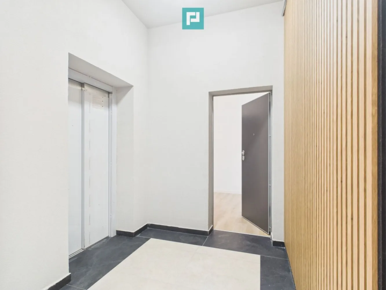 Apartament 2 camere cu gradină proprie, Freidorf - Descoperă un apartament nou, situat la parterul unui bloc modern, finalizat.

Cu un design contemporan și finisaje de calitate, această locuință oferă confortul ideal.

~ Caracteristici principale:

• Suprafață utilă: 55 mp

• Gradina proprie : 62 mp

• Compartimentare decomandată:

• Living spațios 

• Dormitor cu dressing

• Bucătărie închisă 

• Baie modernă, dotată cu cadă

• Centrală proprie

• Încălzire prin pardoseală

• Imobil de top:

• Construcție din cărămidă, izolație termică exterioară

• Securitate ridicată: interfon, supraveghere video, acces auto cu telecomandă

~ Locație excelentă:

• Străzi asfaltate, iluminat public

• Acces rapid la mijloace de transport în comun

• Conectat la toate utilitățile: gaz, curent , apă, canalizare, internet, CATV

Oferim consultanță gratuită pentru obținerea celui mai avantajos credit!

Un apartament care îmbină confortul, siguranța și funcționalitatea. Merită văzut!

Pentru vizionare și mai multe detalii, contactează-mă:

Dina Driment – Consultant Imobiliar Property Lab

telefon : 0721 869 140

e-mail : dina.driment@propertylab.ro

CP2581450