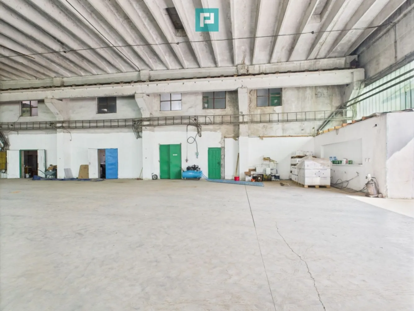 Complex industrial cu hale și teren în Orțișoara - O oportunitate unică : complex industrial complet funcțional, cu acces facil către infrastructura rutieră principală , ideală pentru producție, logistică sau investiție .
Situată la doar 20 km de Timișoara, această proprietate este alegerea perfectă pentru companii care caută spațiu generos, utilități complete și acces excelent.

 Suprafață teren: aproximativ 6 hectare intravilan 
 Construcții existente: hale și spații cu suprafețe diverse
 Înălțime hale: dotate cu pod rulant, între 3,5 m și 8 m înălțime

 Proprietatea include: 
- Halele industriale 
- Birouri amenajate 
- Magazii și spații de depozitare 
- Garaje 
- Grupuri sanitare 
- Platformă betonată 
- Acces TIR direct 
- Curent trifazic, apă, canal, gaz – toate utilitățile sunt pe proprietate

Destinații posibile: 
- Parc logistic 
- Centru de producție industrială 
- Depozit regional 
- Investiție pentru închiriere spații multiple

 Preț: 4.000.000 euro negociabil 

 Pentru detalii și vizionare: 
Dina Driment – Consultant Imobiliar Property Lab 
Telefon : 0721 869 140 
E-mail : dina.driment@propertylab.ro
 CP2540332
 Investește într-o proprietate cu potențial real, într-o zonă industrială strategică!