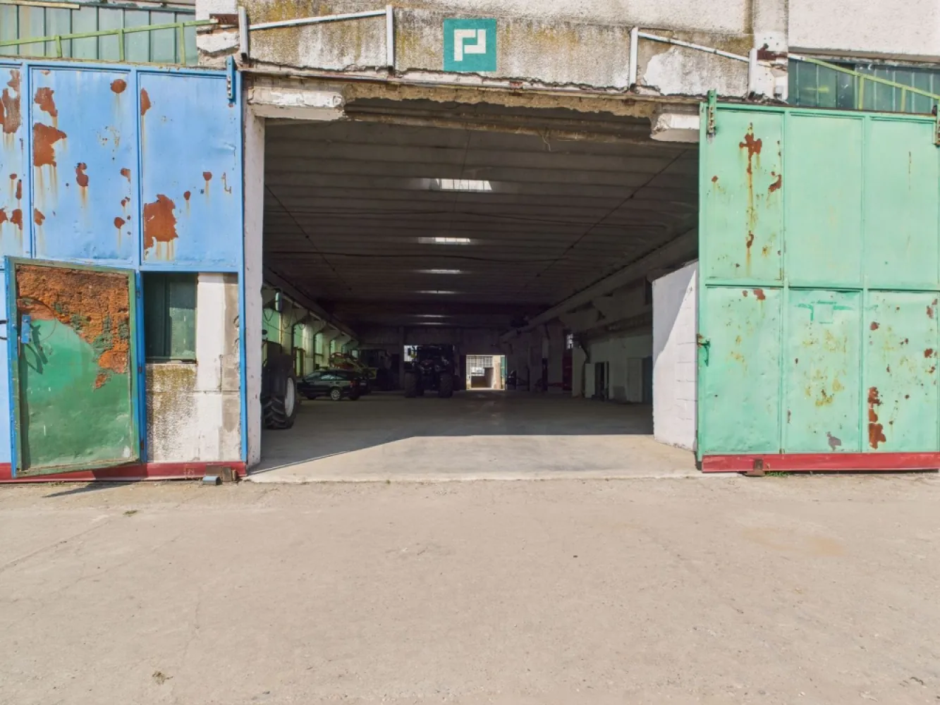 Complex industrial cu hale și teren în Orțișoara