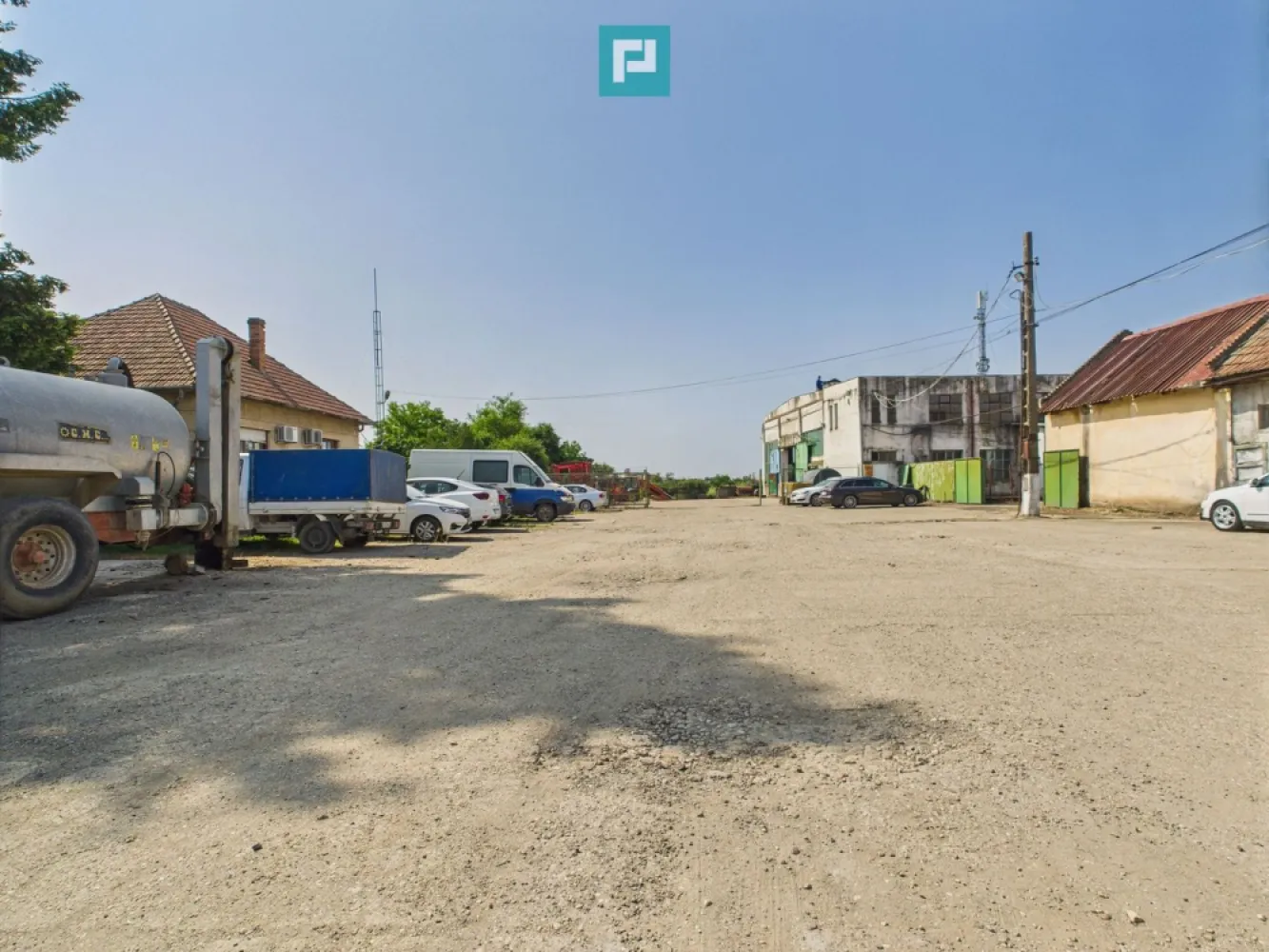 Complex industrial cu hale și teren în Orțișoara