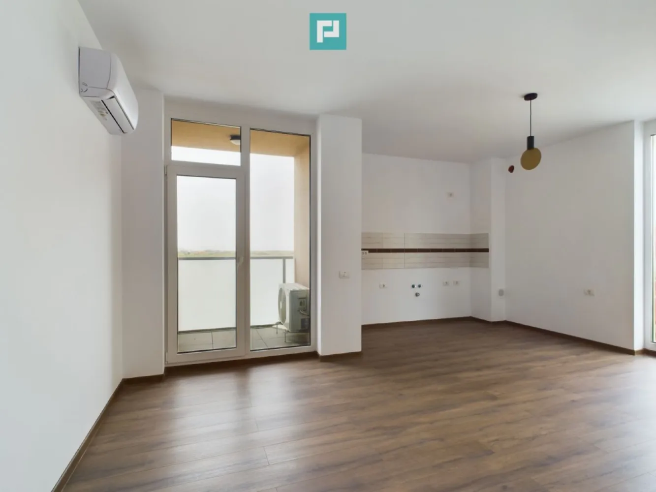Apartament 2 camere | Etaj 2 | Calea Torontalului - Îți propunem spre vânzare un apartament cu 2 camere, situat în zona Calea Torontalului, într-un complex rezidențial nou și modern, ideal pentru cei care își doresc un stil de viață confortabil, elegant și bine conectat la oraș.

~ Detalii apartament :
• Suprafața ~ 55 mp + Balcon ~ 2.2 mp
• Etaj: 2/7
• Bloc nou, dotat cu 2 lifturi
• Compartimentare eficientă și bine gândită, pentru un confort optim

~ Facilități și avantaje :
• Finisaje premium, alese pentru a îmbina funcționalitatea cu eleganța
• Parcare subterană disponibilă – preț: 6.500 € (nu este inclusă în prețul apartamentului)
• Prețul afișat include TVA 21%

~ Localizare excelentă :
• Acces rapid către transportul public
• Aproape de centre comerciale, magazine și servicii
• Zone verzi în proximitate – ideal pentru un stil de viață activ și echilibrat

~ Programează o vizionare și profită de ofertă !

Marian Dobre - Consultant Imobiliar PropertyLab Timișoara
• Telefon : 0773 700 389

E-mail: marian.dobre@propertylab.ro
Cod proprietate: 2508553