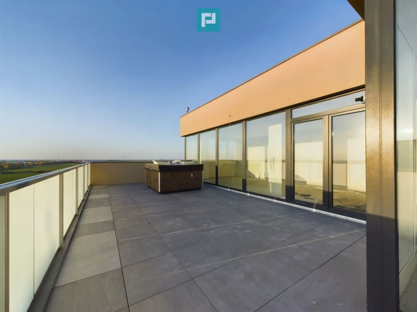 Penthouse 3 camere, terasă 103 mp, Torontalului - Penthouse de vis în Torontalului – Lux, spațiu și priveliște panoramică!

Descoperă un penthouse spectaculos, situat în Calea Torontalului, Timișoara! 

Acest apartament cu 3 camere, decomandat, cu o terasă impresionantă de 103 mp, îți oferă un stil de viață modern și rafinat.

~ Caracteristici principale:
• Suprafață utilă: 72 mp
• Suprafață terasă: 103 mp
• Număr camere: 3
• Dormitoare: 2
• Etaj: 7 din 7
• An construcție: 2023
• Stare interior: Semifinisat

~ Dotări și facilități:
• Încălzire prin pardoseală și centrală proprie
• Ferestre PVC cu geam tripan
• Lift modern
• Interfon și supraveghere video
• Acces auto cu telecomandă
• Străzi asfaltate și iluminat stradal
• Loc de joacă pentru copii
• Vedere panoramică

Oferim consultanță gratuită pentru obținerea celui mai avantajos credit!

Contactează-mă pentru a programa o vizionare !

Marian Dobre - Consultant Imobiliar PropertyLab Timișoara
Telefon: 0773 700 389

Mail: marian.dobre@propertylab.ro
Cod Proprietate: 2386724