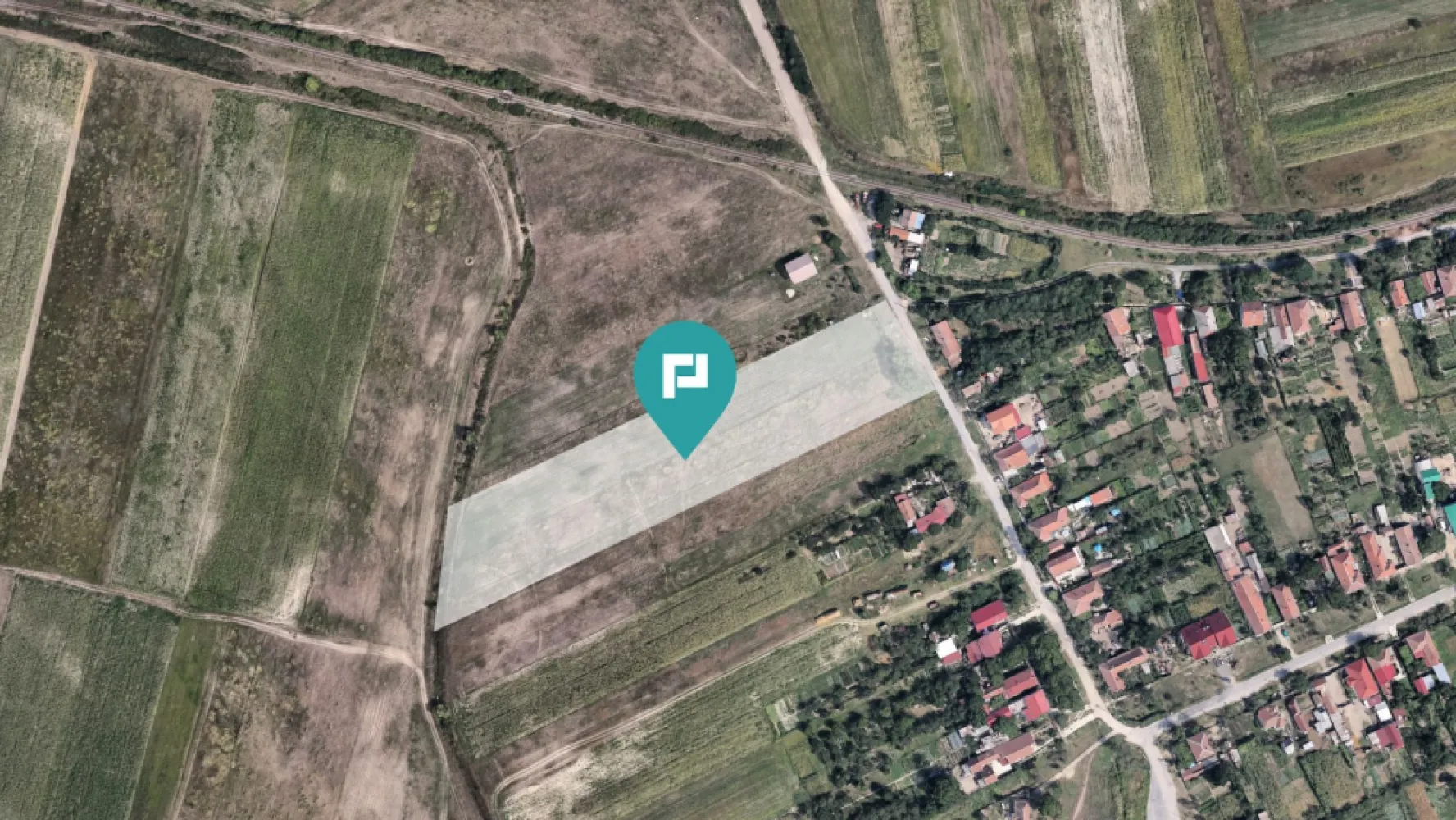 Teren Extravilan –Oportunitate Unică de Investiții - Se oferă spre vânzare un teren intravilan situat strategic în localitatea Urseni, la doar câțiva pași de Moșnița Nouă și la intrarea dinspre Timișoara. Acesta dispune de toate avantajele unei zone în plină dezvoltare, fiind perfect pentru construcții rezidențiale sau pentru investiții.

Caracteristici generale:
• Suprafață totală: 10.970 mp.
• Acces direct din șoseaua principală asfaltată, cu drumuri secundare bine poziționate.
• PUZ propus, cu termen de finalizare 15 iulie curent, ceea ce permite inițierea rapidă a construcțiilor.
• Amplasat în vatra satului, cu utilități în proximitate.

Detalii suplimentare:
• Terenul este parcelabil în loturi de circa 600 mp, fiecare având front stradal la drumul perpendicular pe șoseaua principală.
• Este ideal pentru construcția de locuințe unifamiliale sau duplexuri.
• Include și o parcelă dedicată construcțiilor comerciale sau industriale ușoare (SAD) de 1.257 mp, cu două fronturi stradale distincte.

Avantaje și oportunități:
• Poziție excelentă, în imediata apropiere a Timișoarei și a Moșniței Noi.
• Accesibilitate maximă datorită infrastructurii bine puse la punct.
• Posibilitate de achiziție pe firmă, cu taxare inversă, sau oportunitate de asociere pentru investiție.
• Zonă pretabilă atât pentru construcții rezidențiale, cât și pentru dezvoltări mixte.

Aceasta este o oportunitate unică de a investi într-un teren cu potențial major de dezvoltare într-o zonă aflată în plină expansiune.

Pentru mai multe informații, detalii despre parcele sau pentru programarea unei vizionări, vă stau la dispoziție!
Contact:Daniela Ianc - Consultant Imobiliar PropertyLab Timișoara
Telefon: 0722375289

Mail: daniela.ianc@propertylab.ro
Cod Proprietate: CP2332395